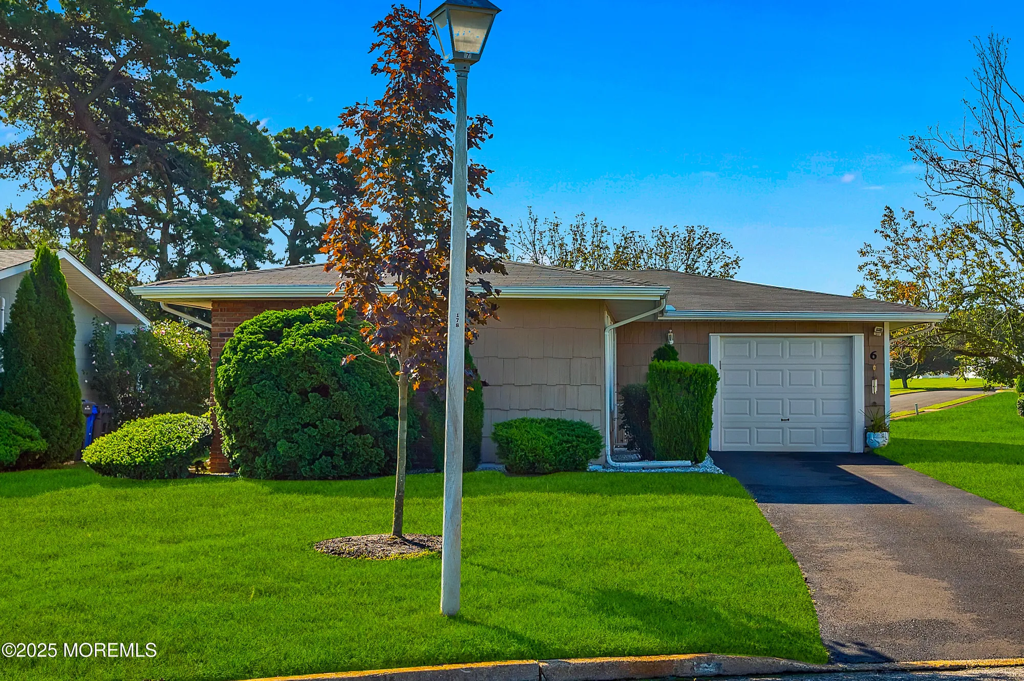 Property Slideshow image 6 of 25 | 6 heywood ct, Brick, NJ, 08724