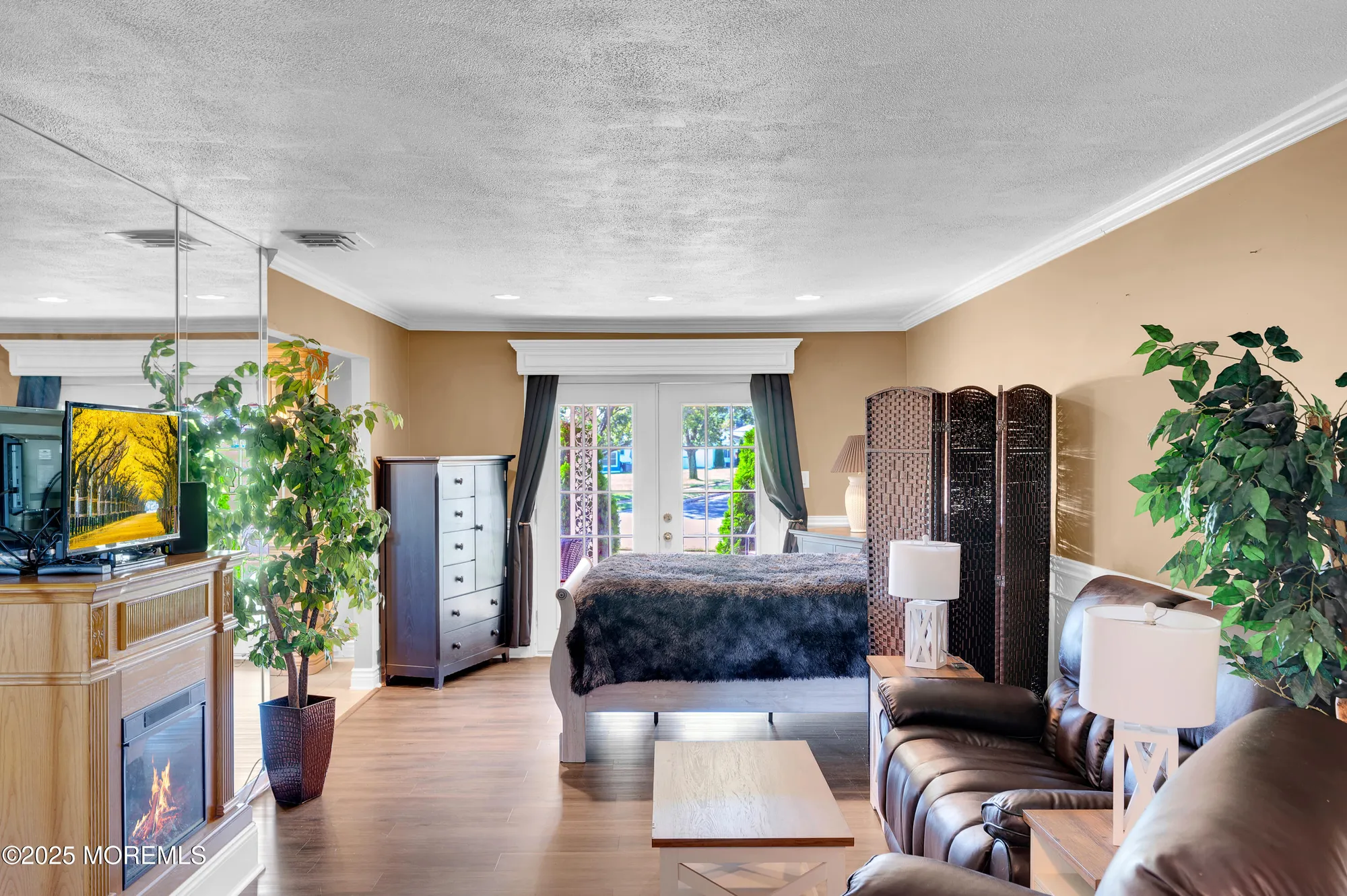 Property Slideshow image 10 of 25 | 6 heywood ct, Brick, NJ, 08724