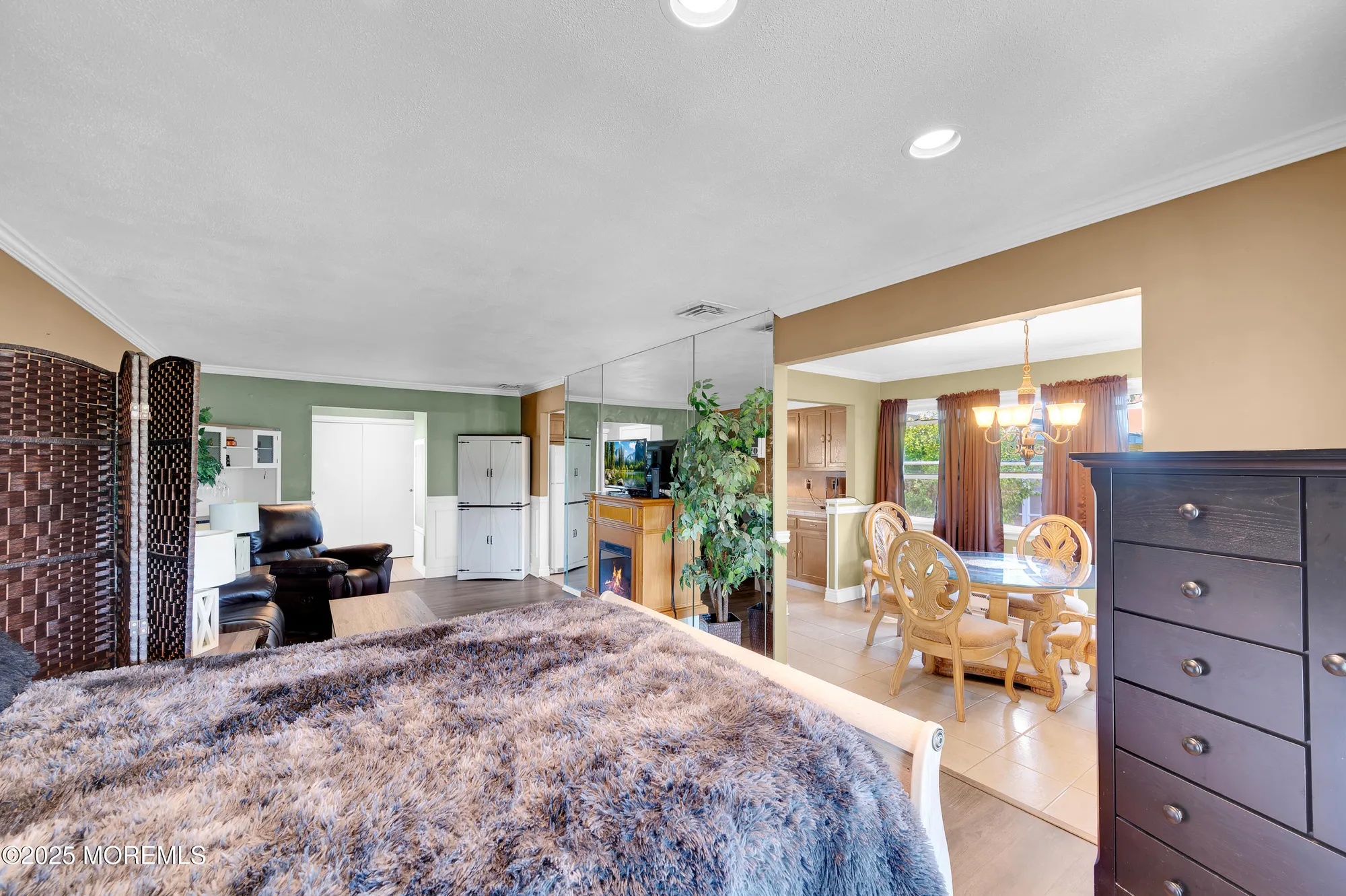 Property Slideshow image 12 of 25 | 6 heywood ct, Brick, NJ, 08724