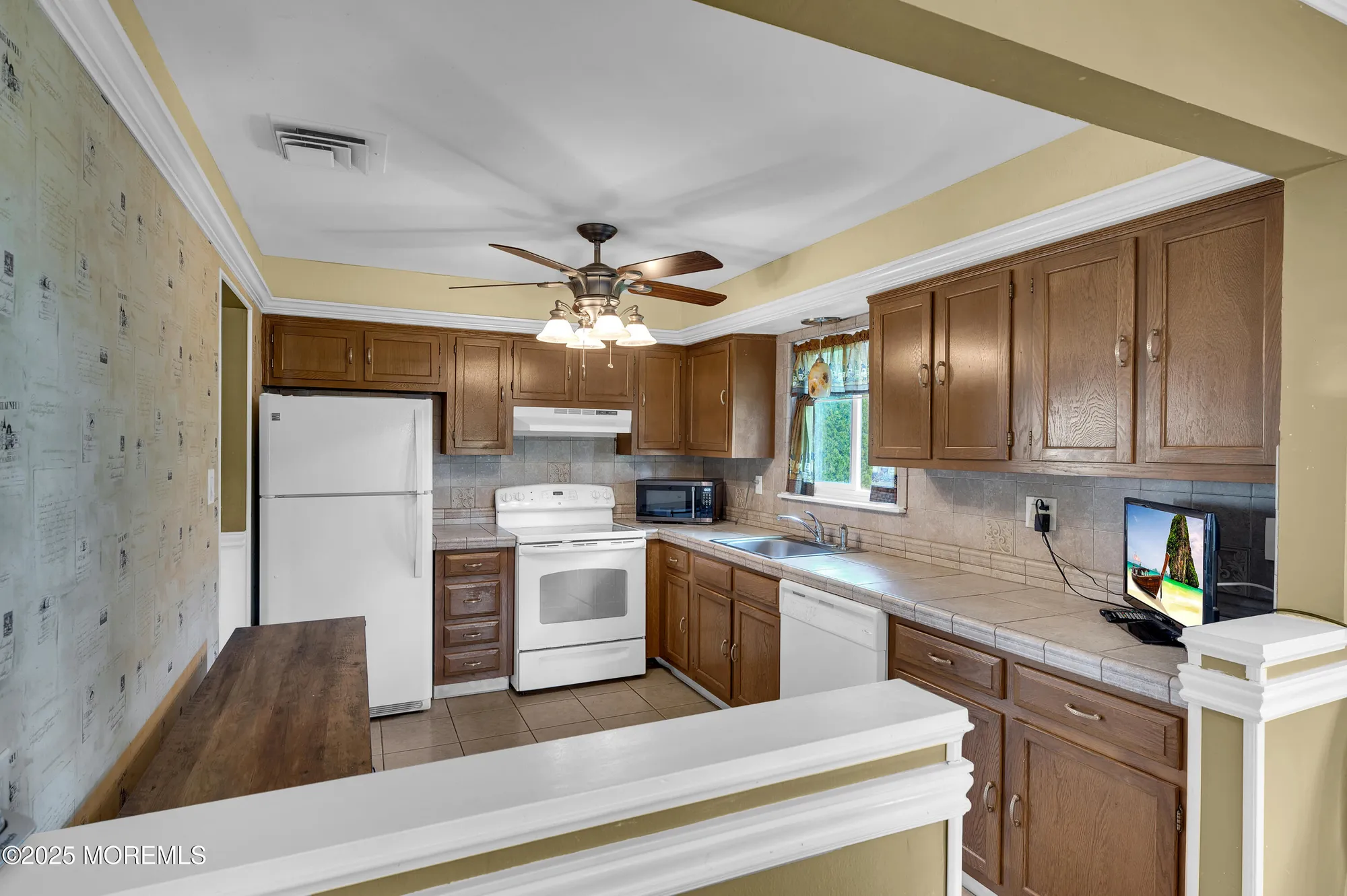 Property Slideshow image 13 of 25 | 6 heywood ct, Brick, NJ, 08724