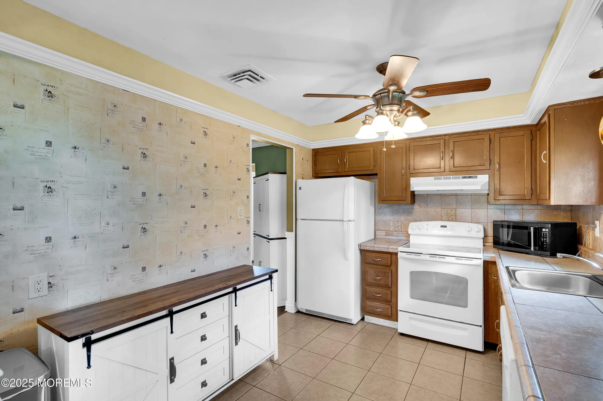 Property Slideshow image 14 of 25 | 6 heywood ct, Brick, NJ, 08724