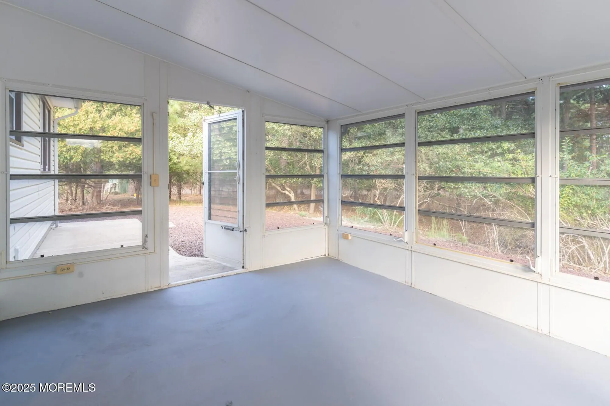 Property Slideshow image 27 of 32 | 23 burlington ct, Toms River, NJ, 08757