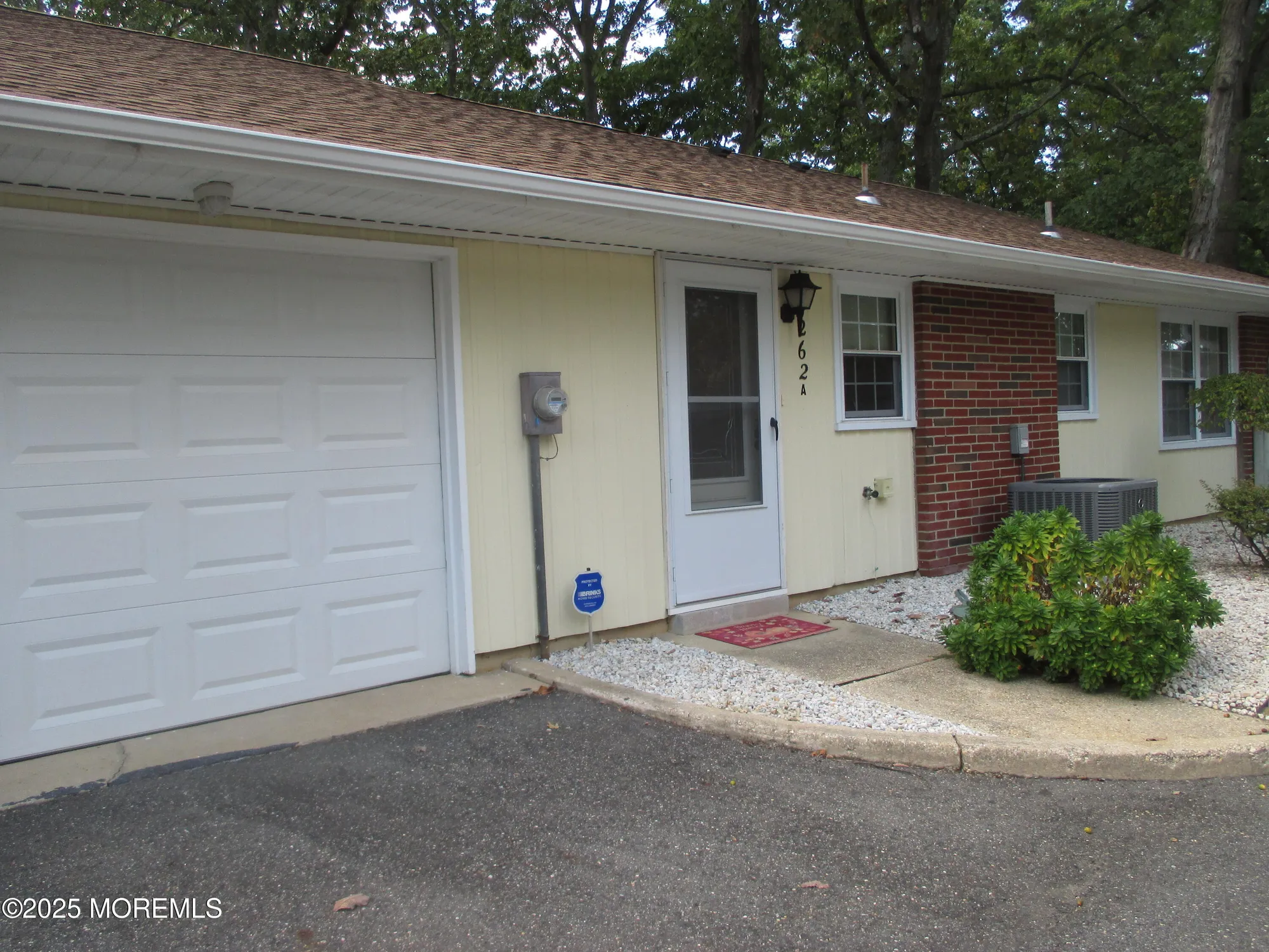 Property Slideshow image 5 of 6 | 262a kingston ct, Lakewood, NJ, 08701