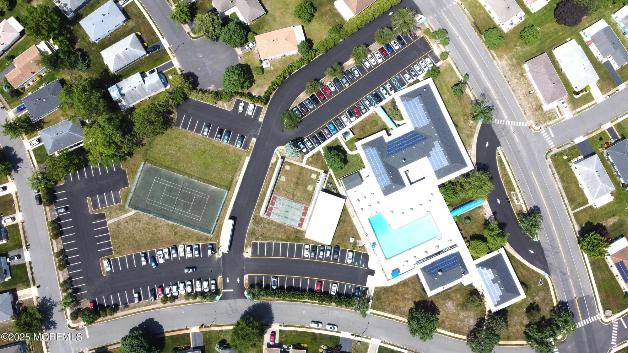 Property Slideshow image 4 of 39 | 2 capri ct, Toms River, NJ, 08757