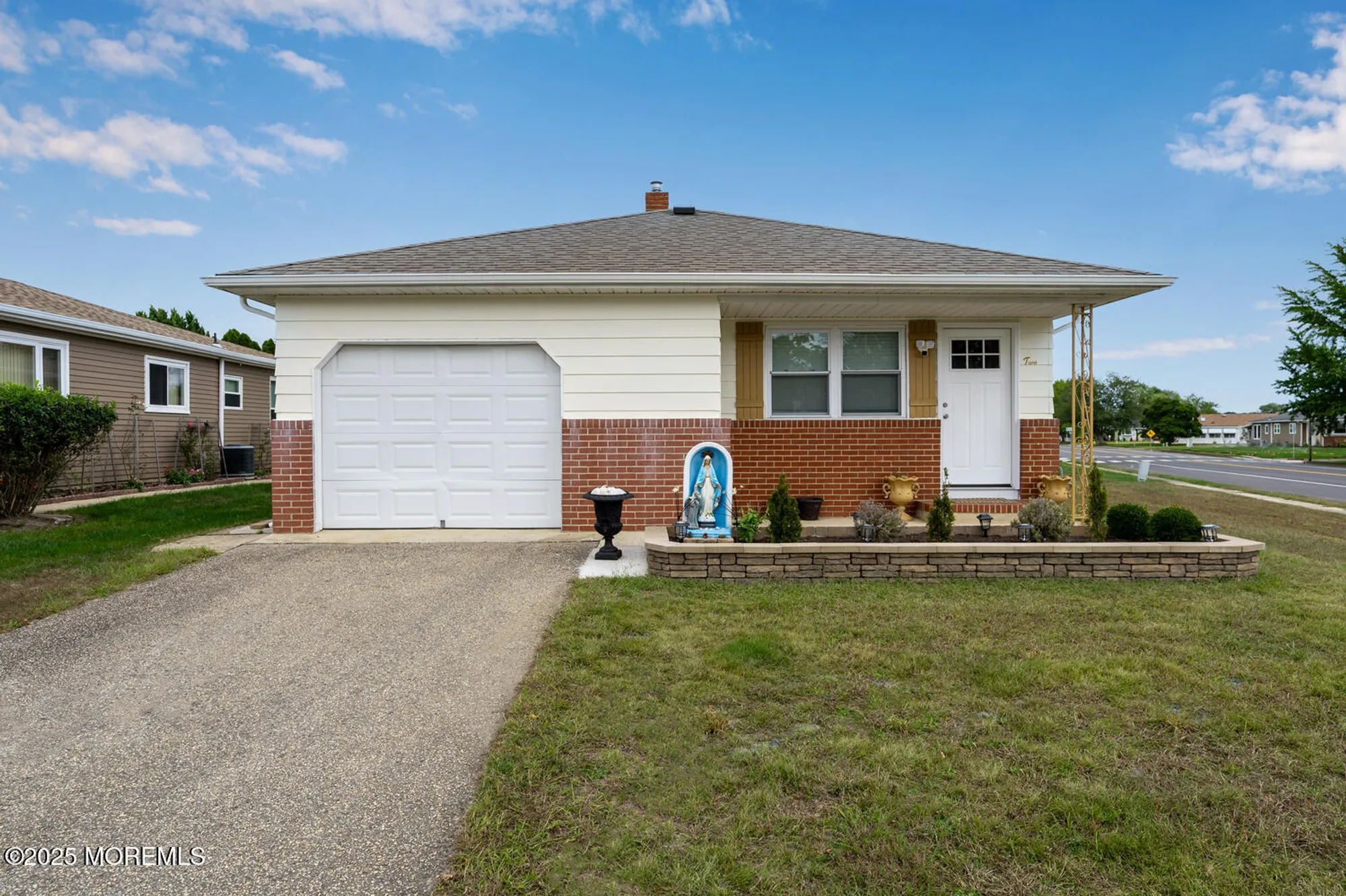 Property Slideshow image 34 of 39 | 2 capri ct, Toms River, NJ, 08757