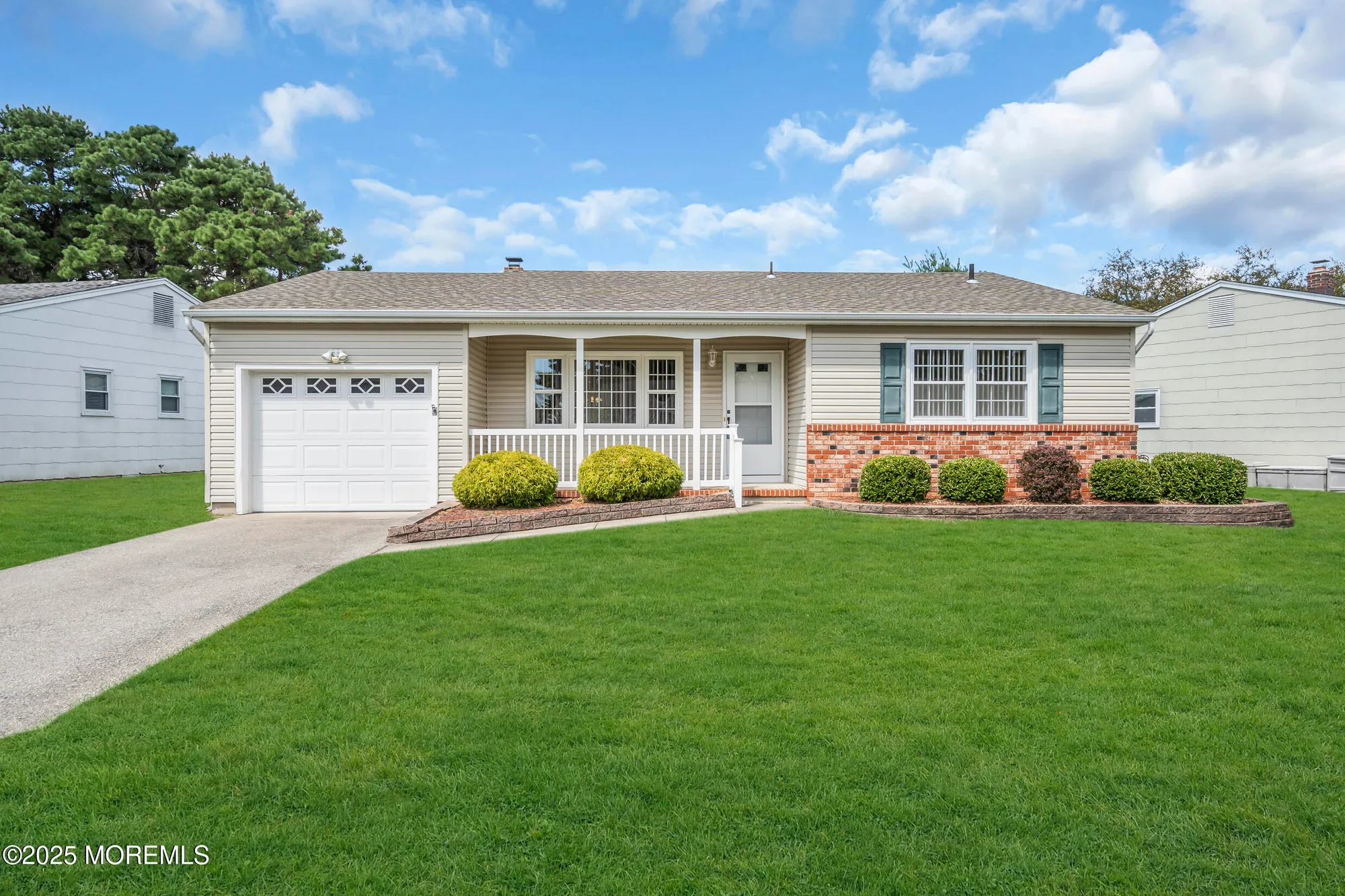 Property Slideshow image 4 of 18 | 162 castleton dr, Toms River, NJ, 08757