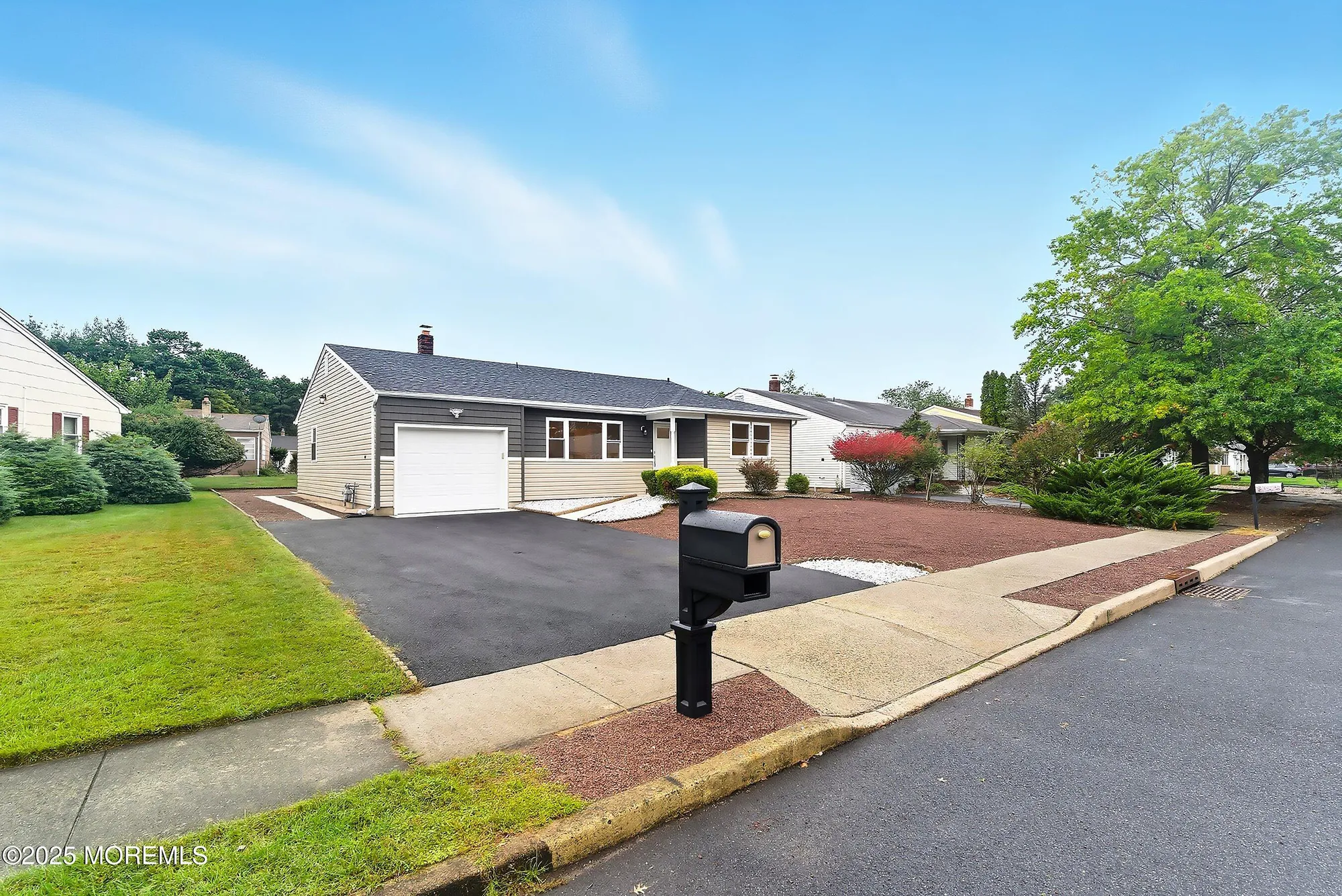 Property Slideshow image 2 of 31 | 119 castleton dr, Toms River, NJ, 08757