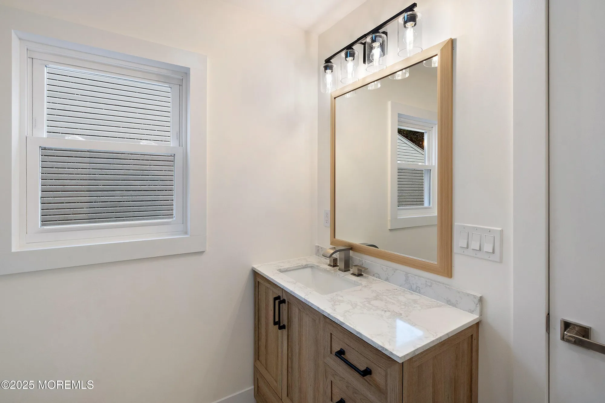 Property Slideshow image 18 of 31 | 119 castleton dr, Toms River, NJ, 08757
