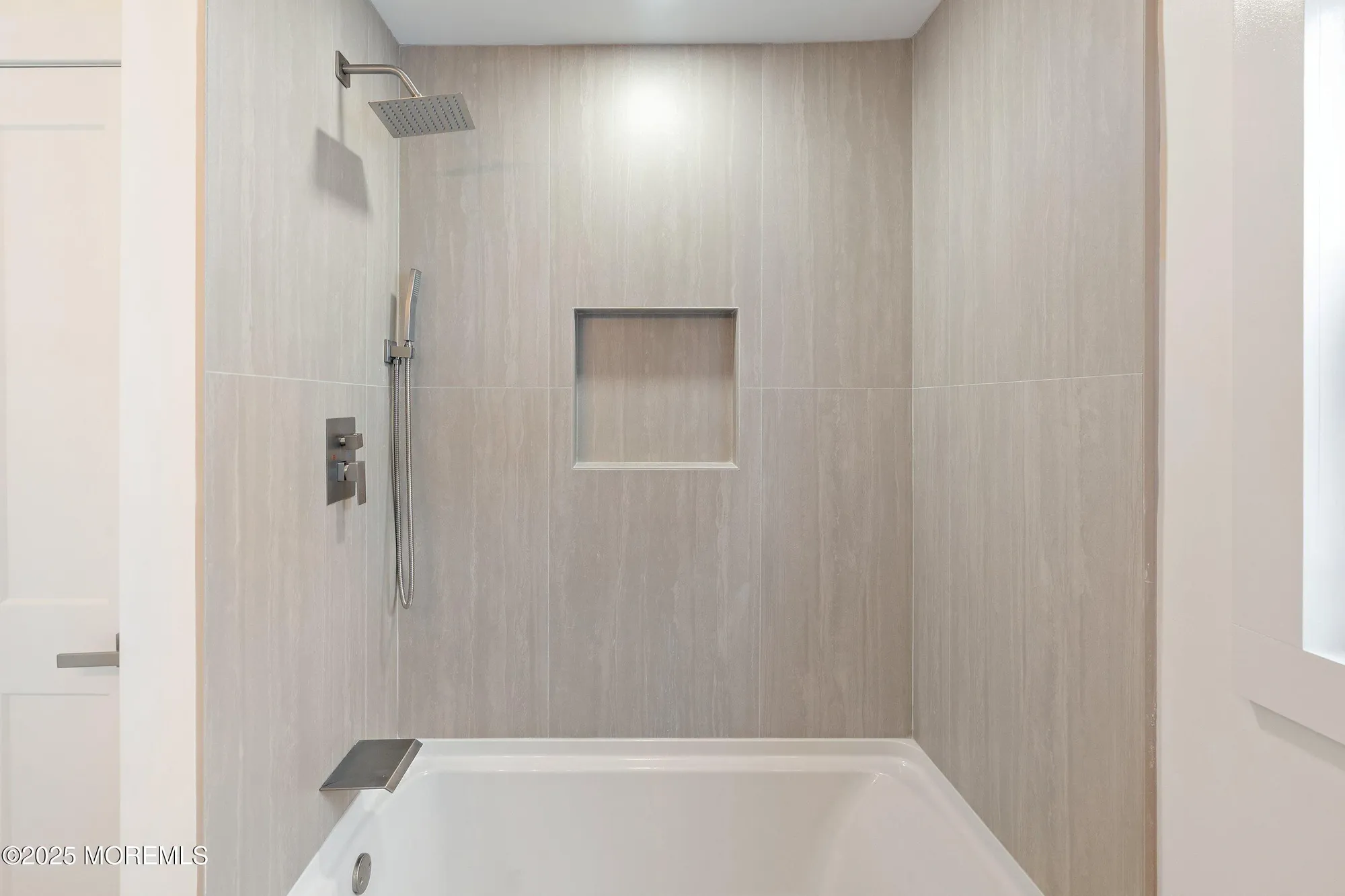 Property Slideshow image 23 of 31 | 119 castleton dr, Toms River, NJ, 08757