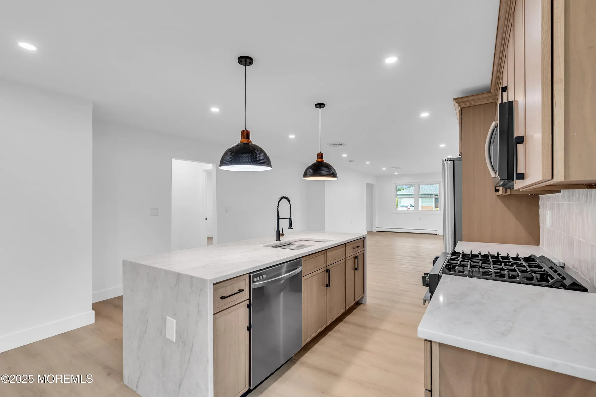 Property Slideshow image 8 of 34 | 332 curacao st, Toms River, NJ, 08757