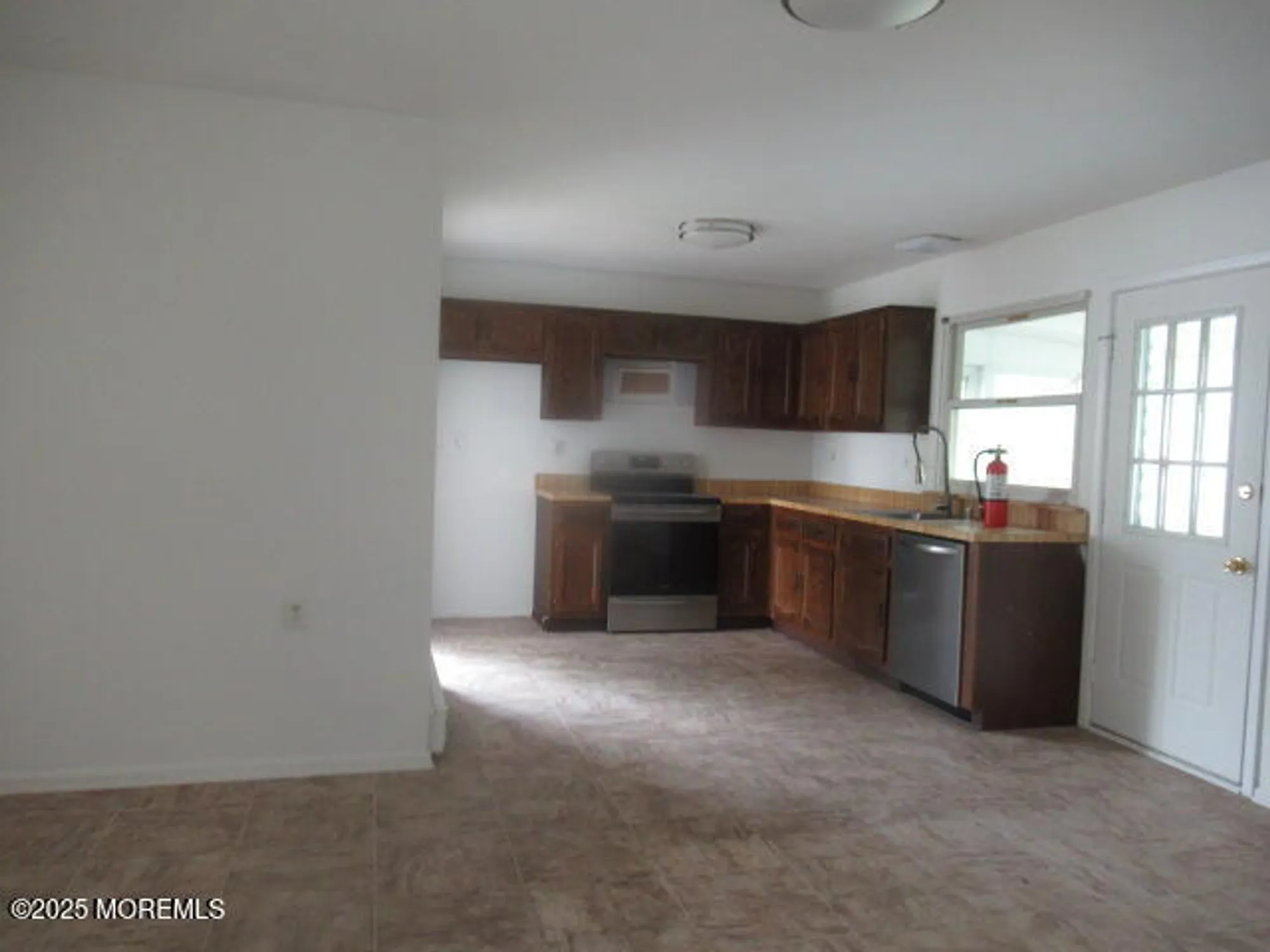 Property Slideshow image 10 of 14 | 10 dunstable rd, Southampton, NJ, 08088