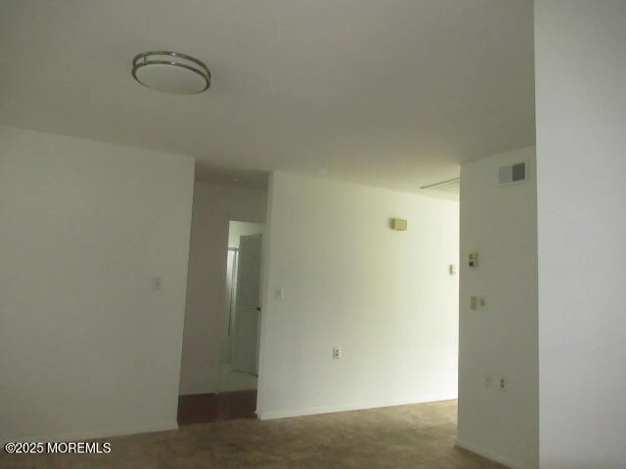 Property Slideshow image 5 of 14 | 10 dunstable rd, Southampton, NJ, 08088