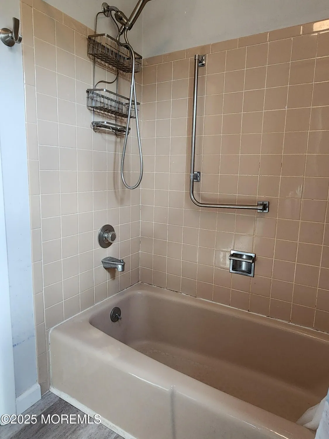 Property Slideshow image 13 of 18 | 16 hudson pkwy, Whiting, NJ, 08759