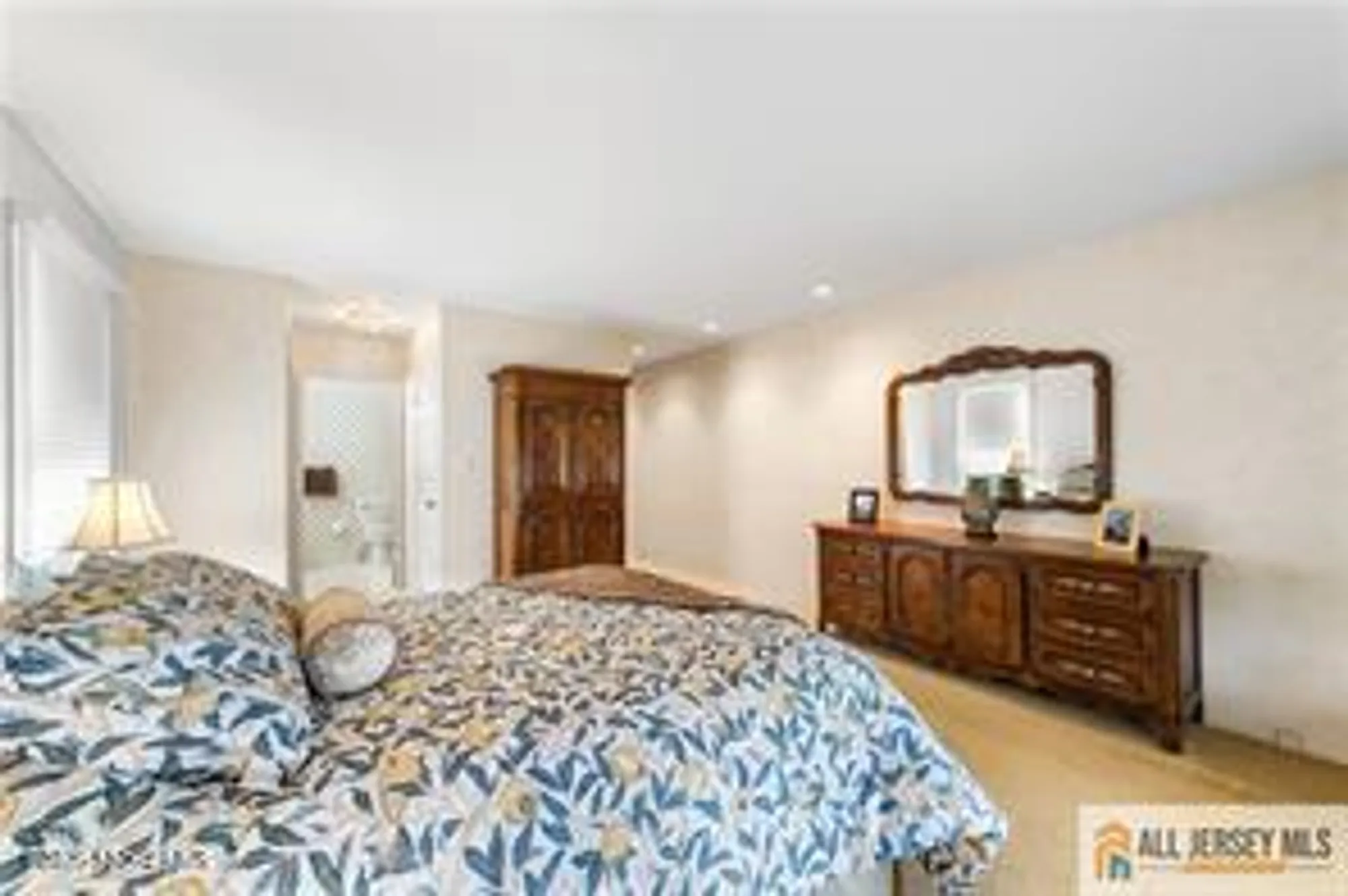 Property Slideshow image 8 of 12 | 16 alexander hamilton ct b, Monroe, NJ, 08831