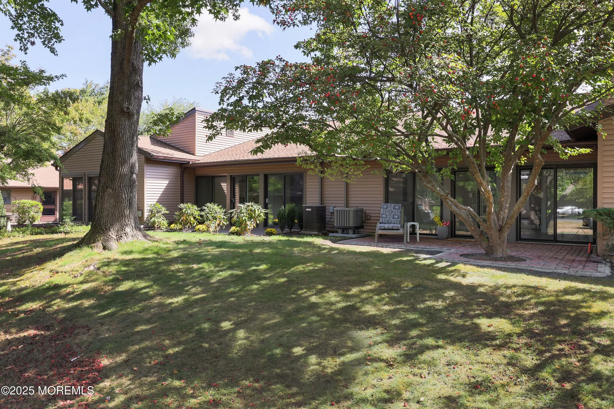 Property Slideshow image 19 of 34 | 12 ellsworth ct, Red Bank, NJ, 07701