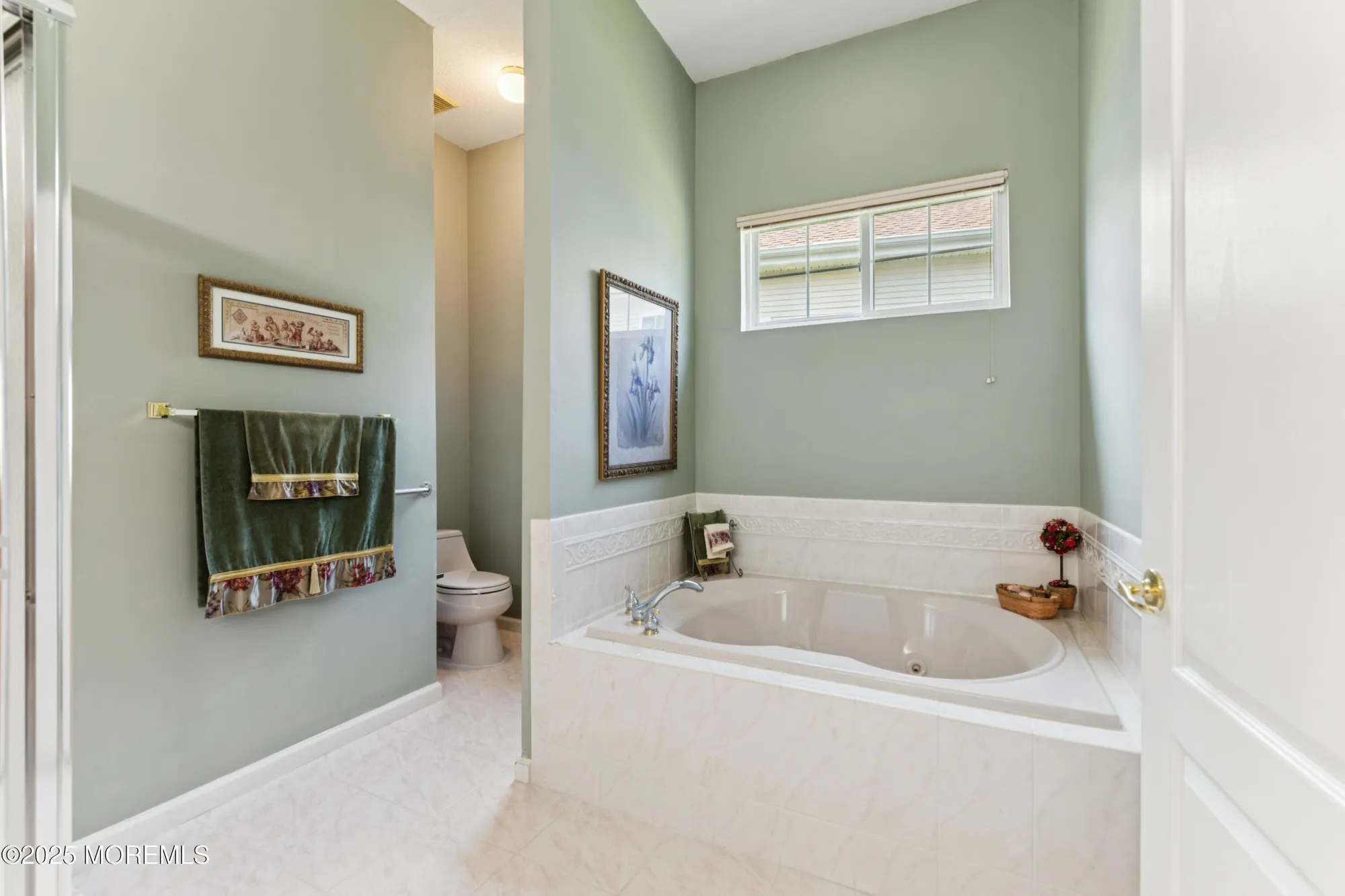 Property Slideshow image 20 of 36 | 25 spring valley dr, Lakewood, NJ, 08701