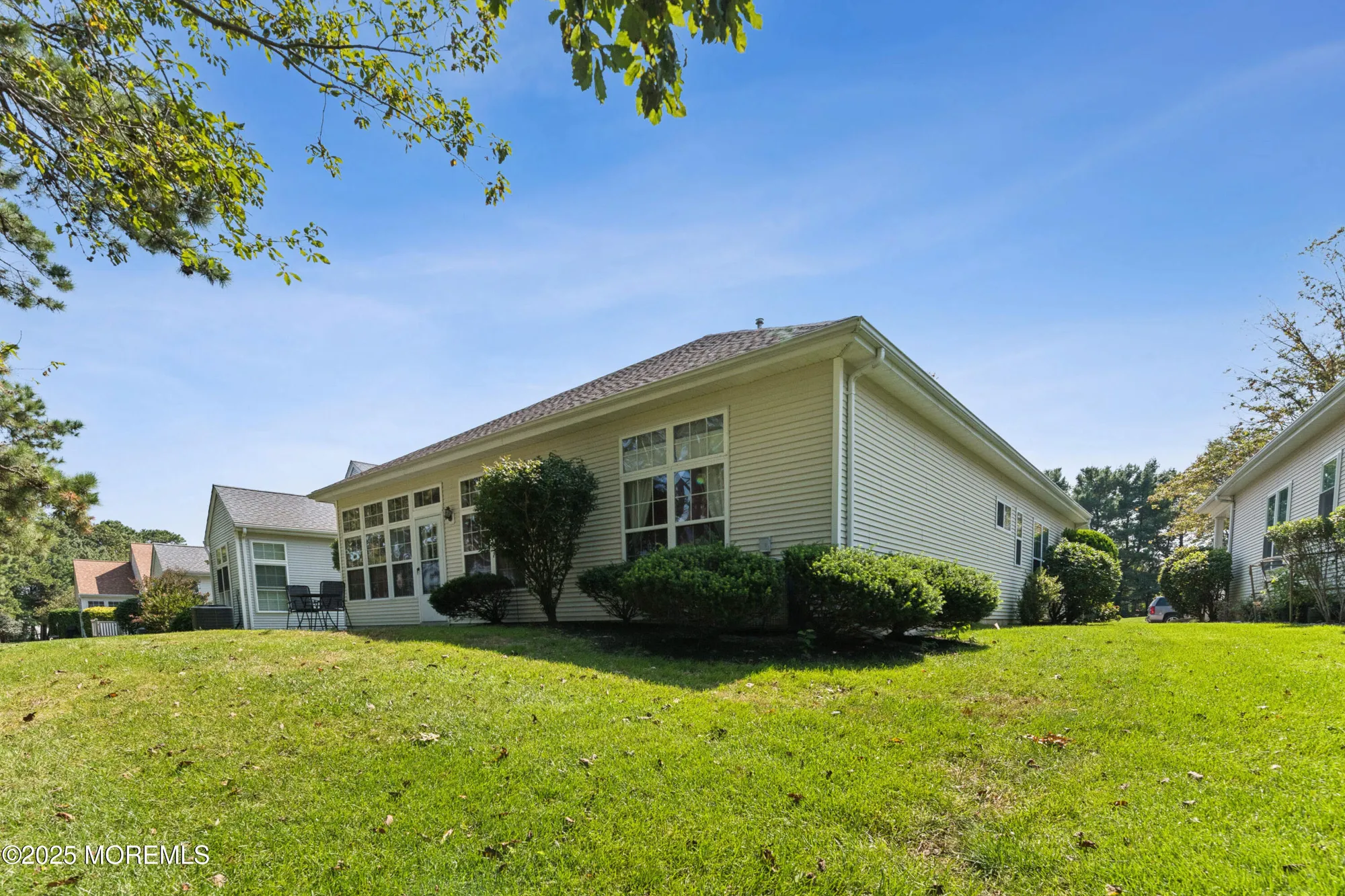 Property Slideshow image 25 of 36 | 25 spring valley dr, Lakewood, NJ, 08701