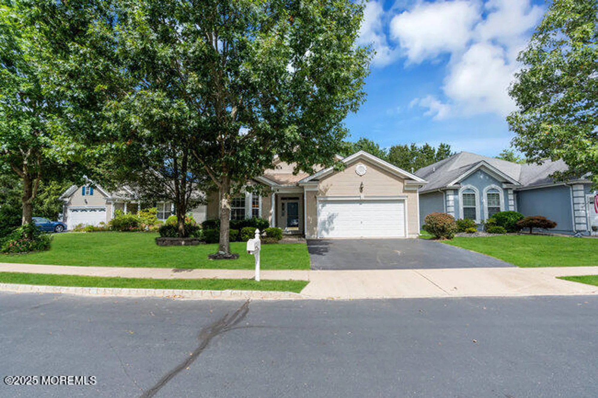 Property Slideshow image 5 of 59 | 5 banstead way, Jackson, NJ, 08527