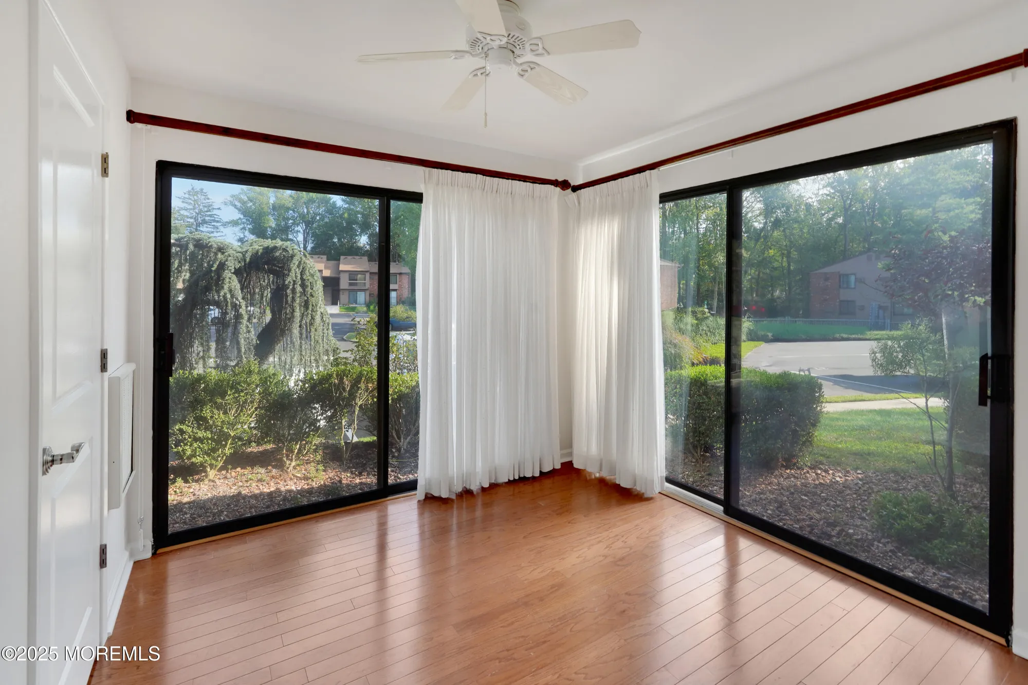 Property Slideshow image 3 of 21 | 11 manchester ct, Red Bank, NJ, 07701