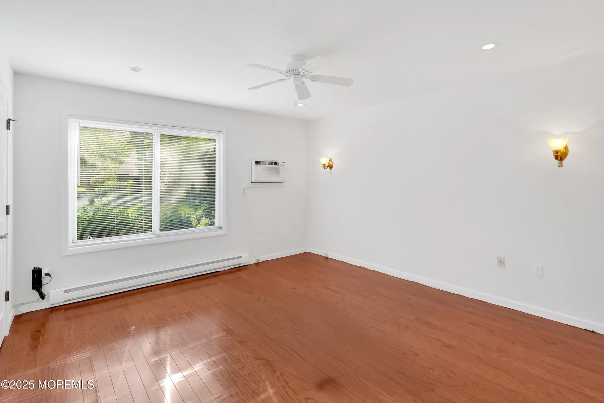 Property Slideshow image 10 of 21 | 11 manchester ct, Red Bank, NJ, 07701