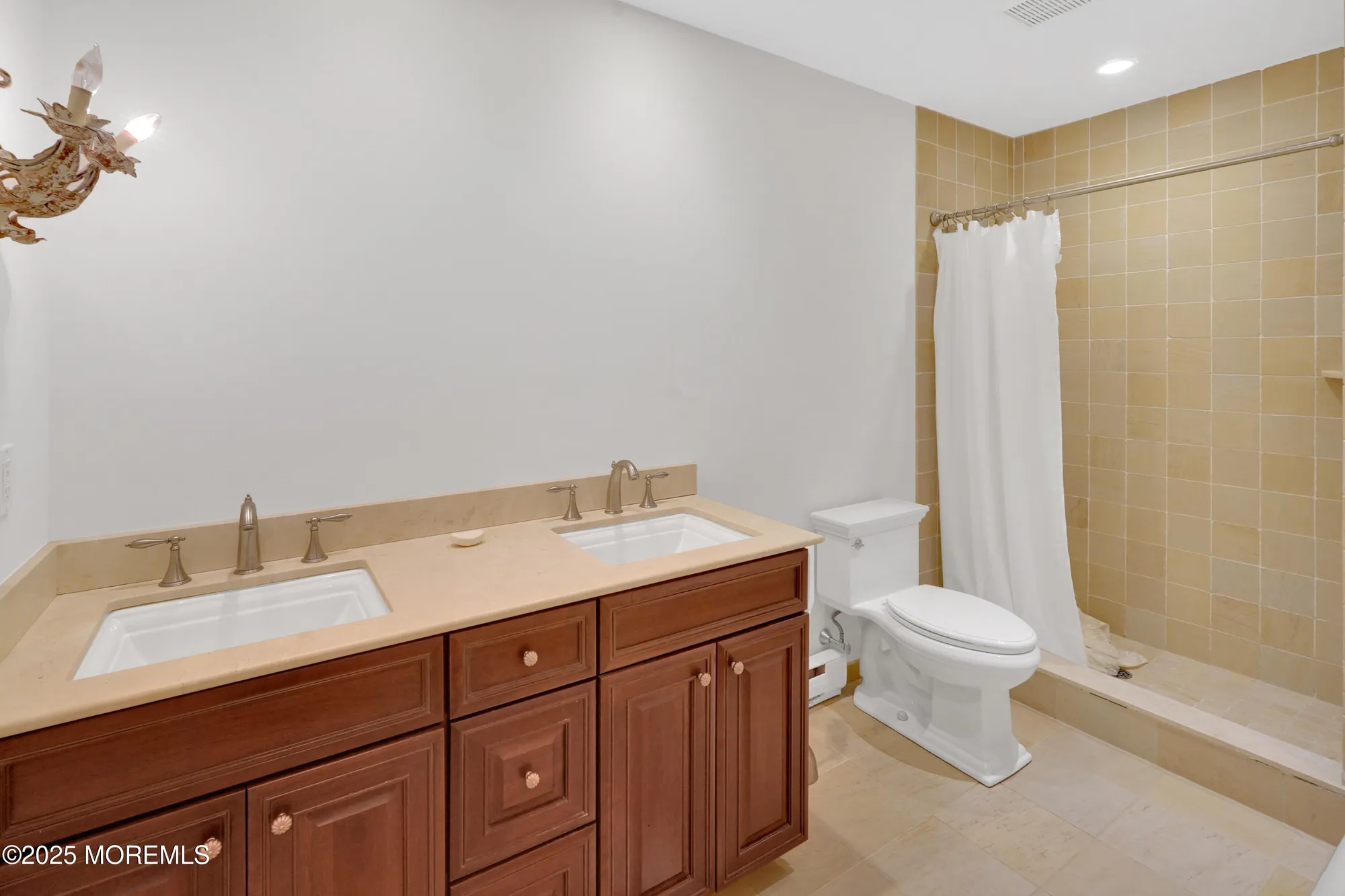Property Slideshow image 8 of 21 | 11 manchester ct, Red Bank, NJ, 07701