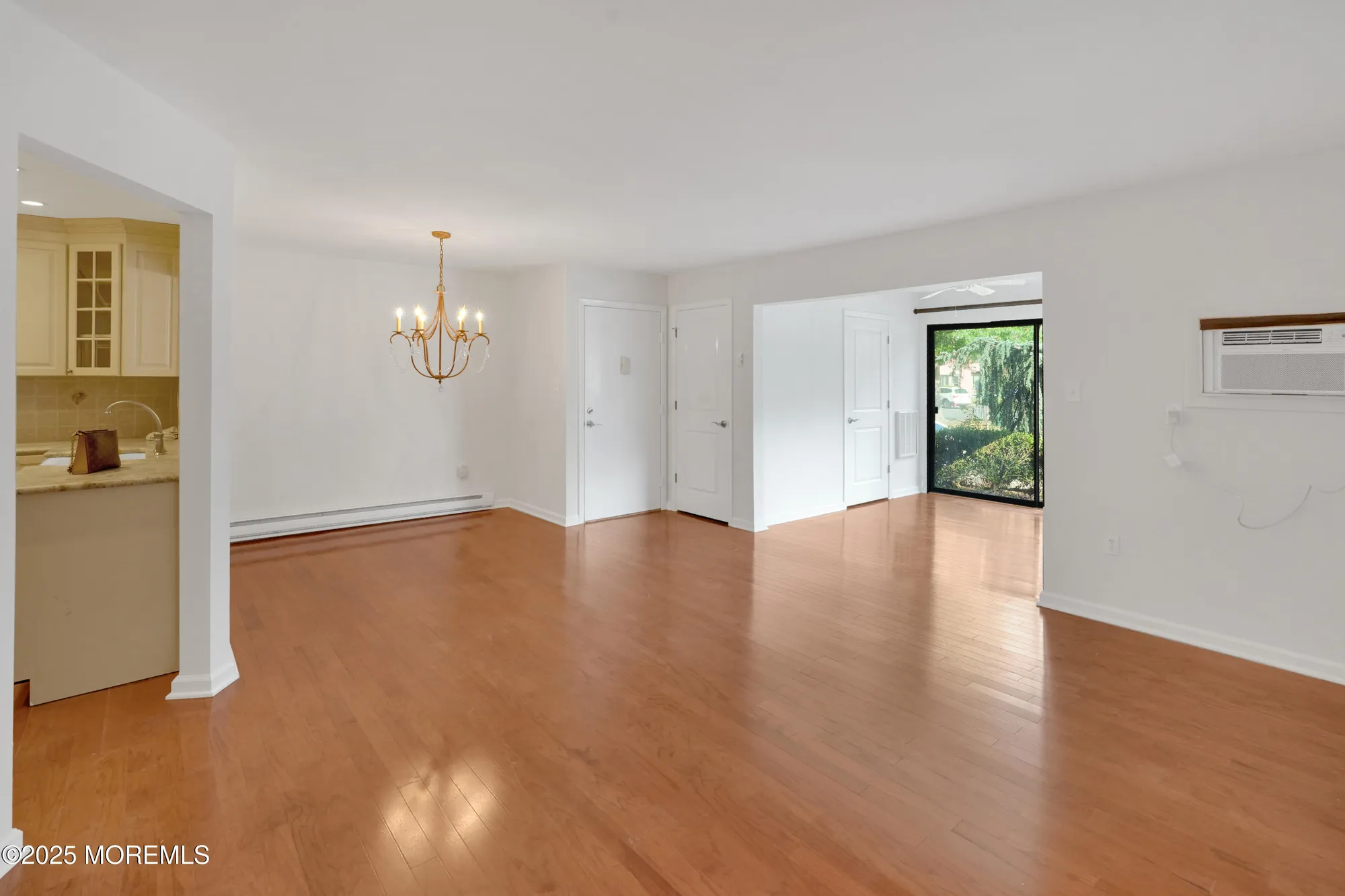 Property Slideshow image 4 of 21 | 11 manchester ct, Red Bank, NJ, 07701