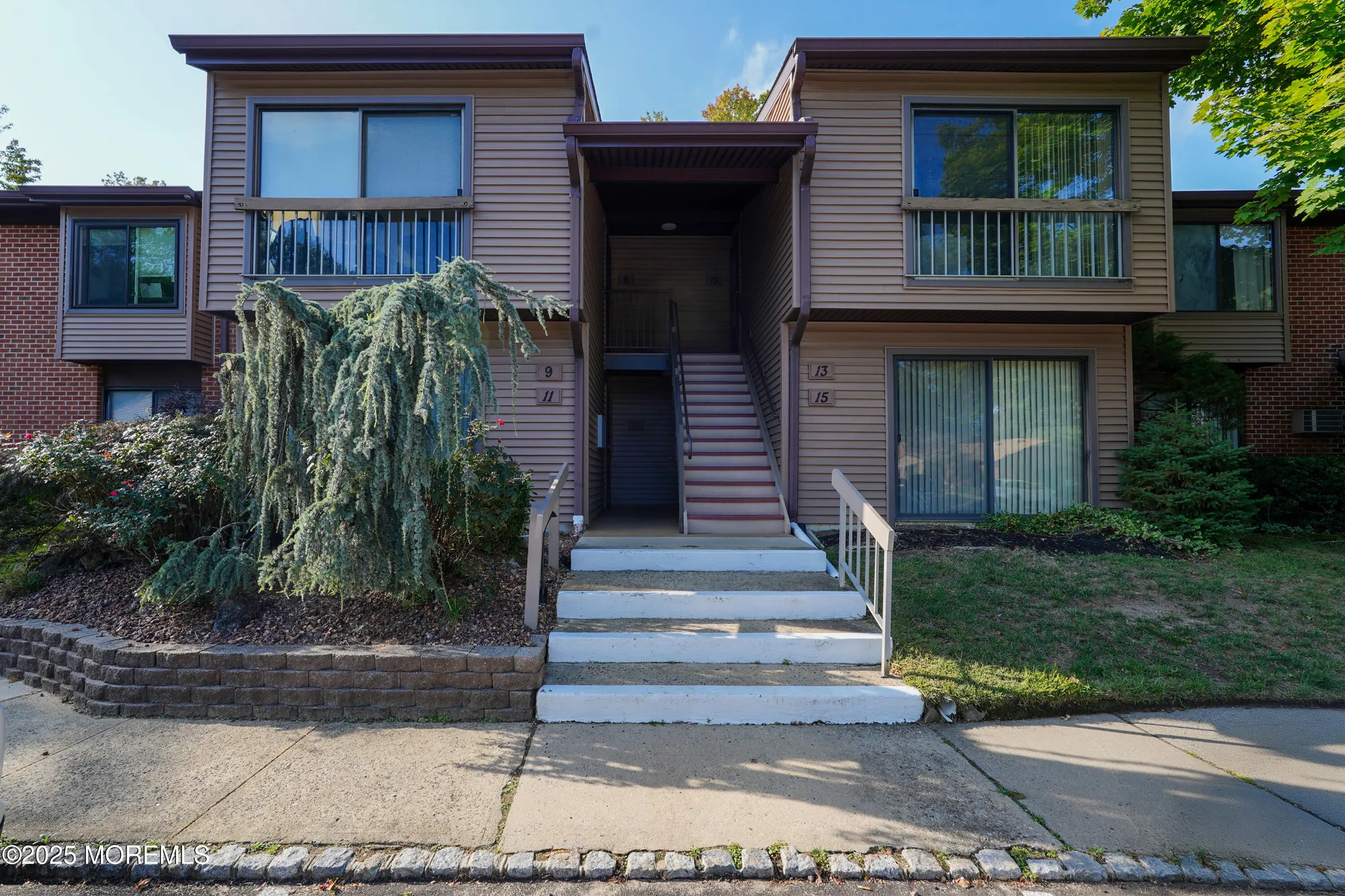 Property Slideshow image 1 of 21 | 11 manchester ct, Red Bank, NJ, 07701