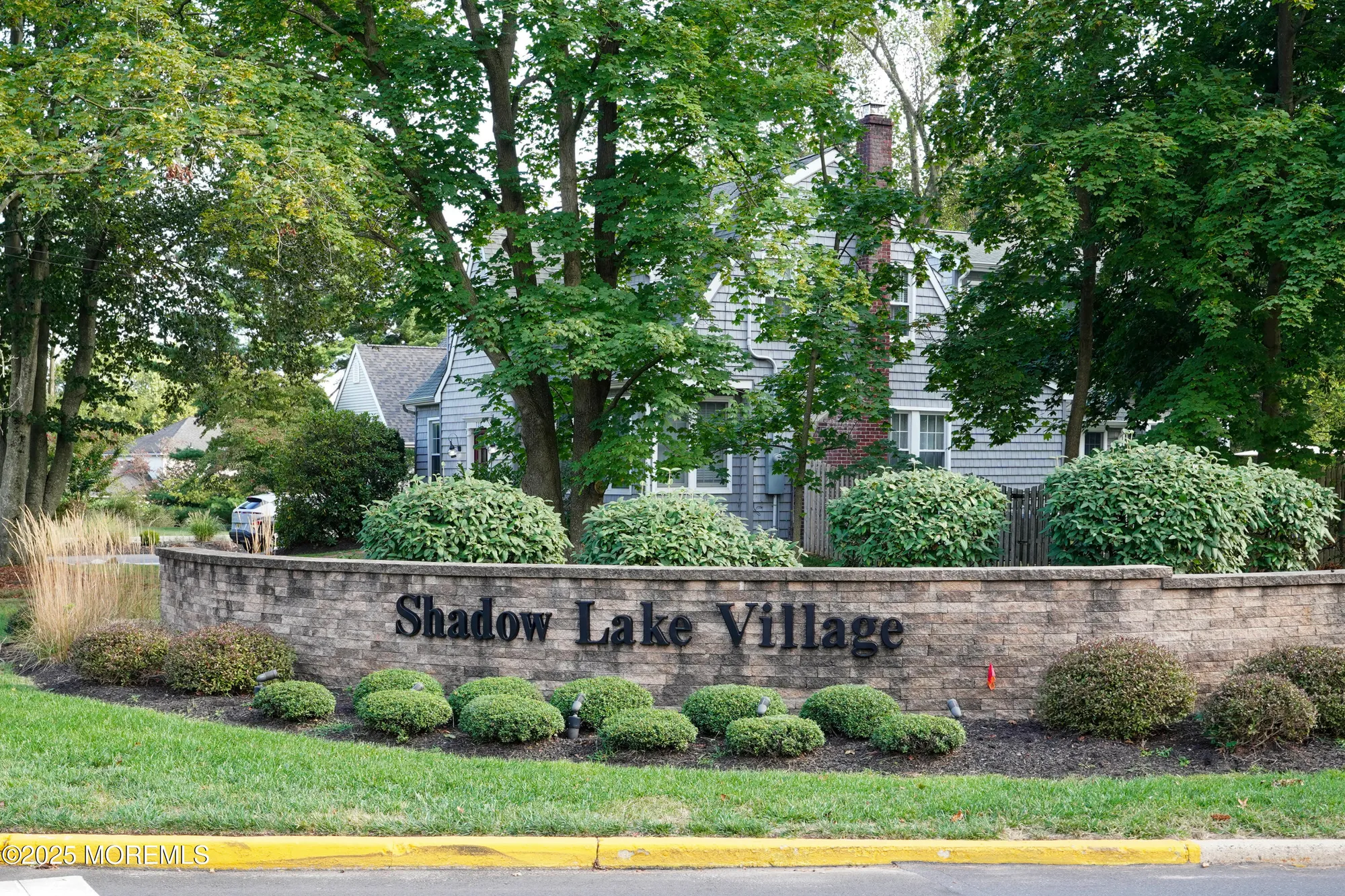 Property Slideshow image 2 of 21 | 11 manchester ct, Red Bank, NJ, 07701