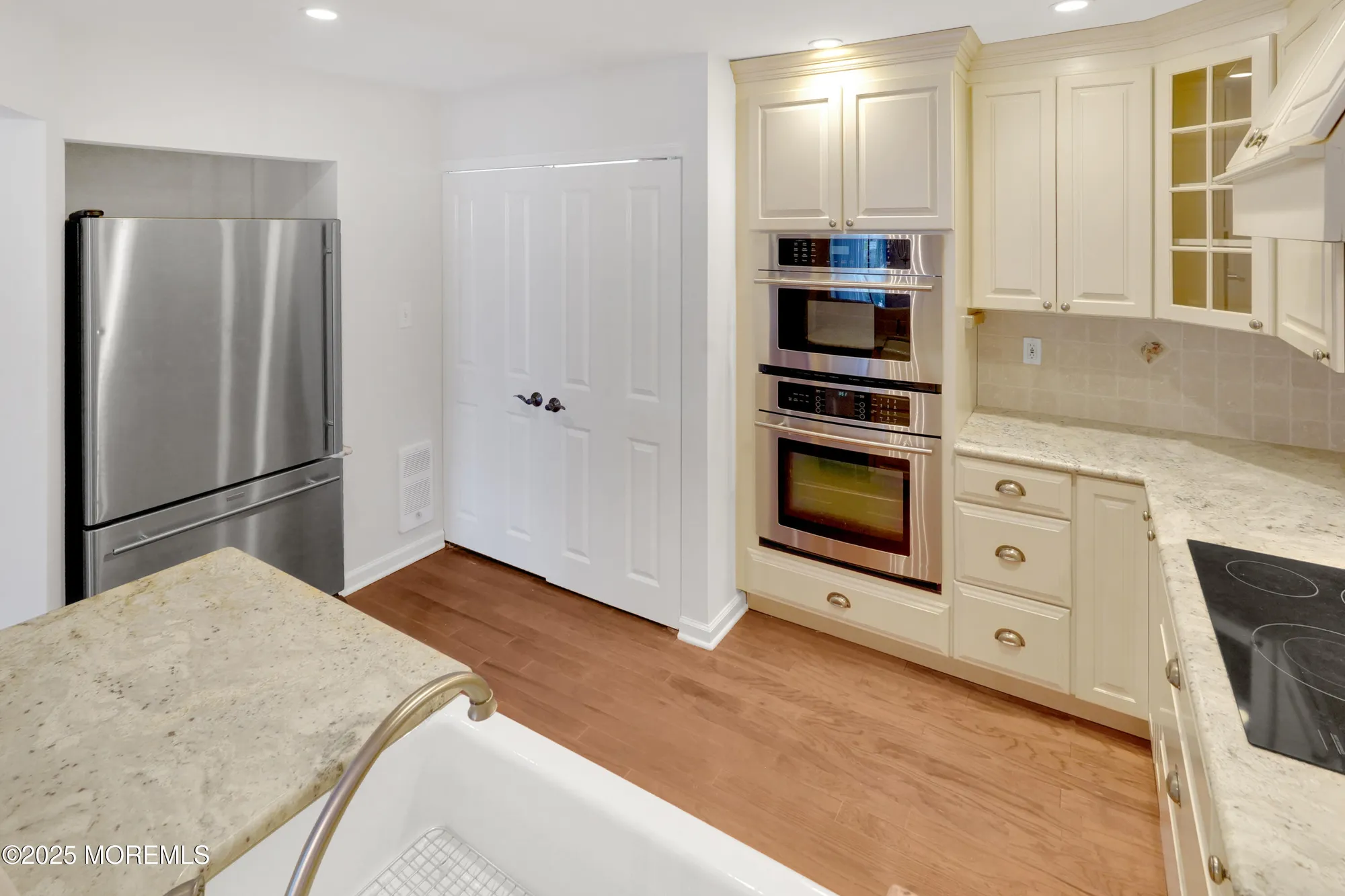 Property Slideshow image 7 of 21 | 11 manchester ct, Red Bank, NJ, 07701