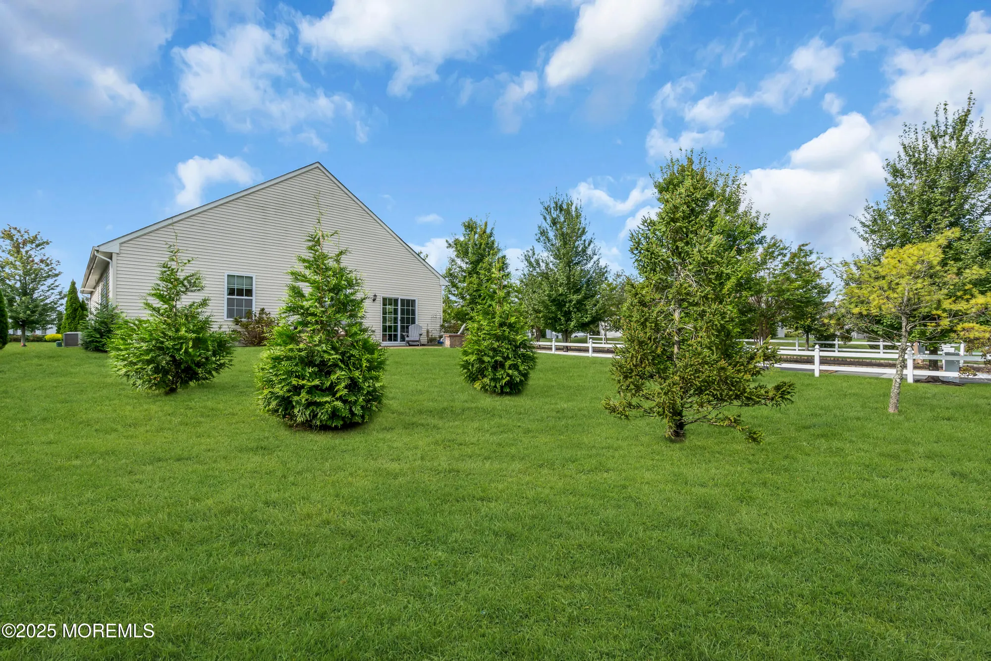 Property Slideshow image 33 of 36 | 107 eagle ridge cir, Lakewood, NJ, 08701