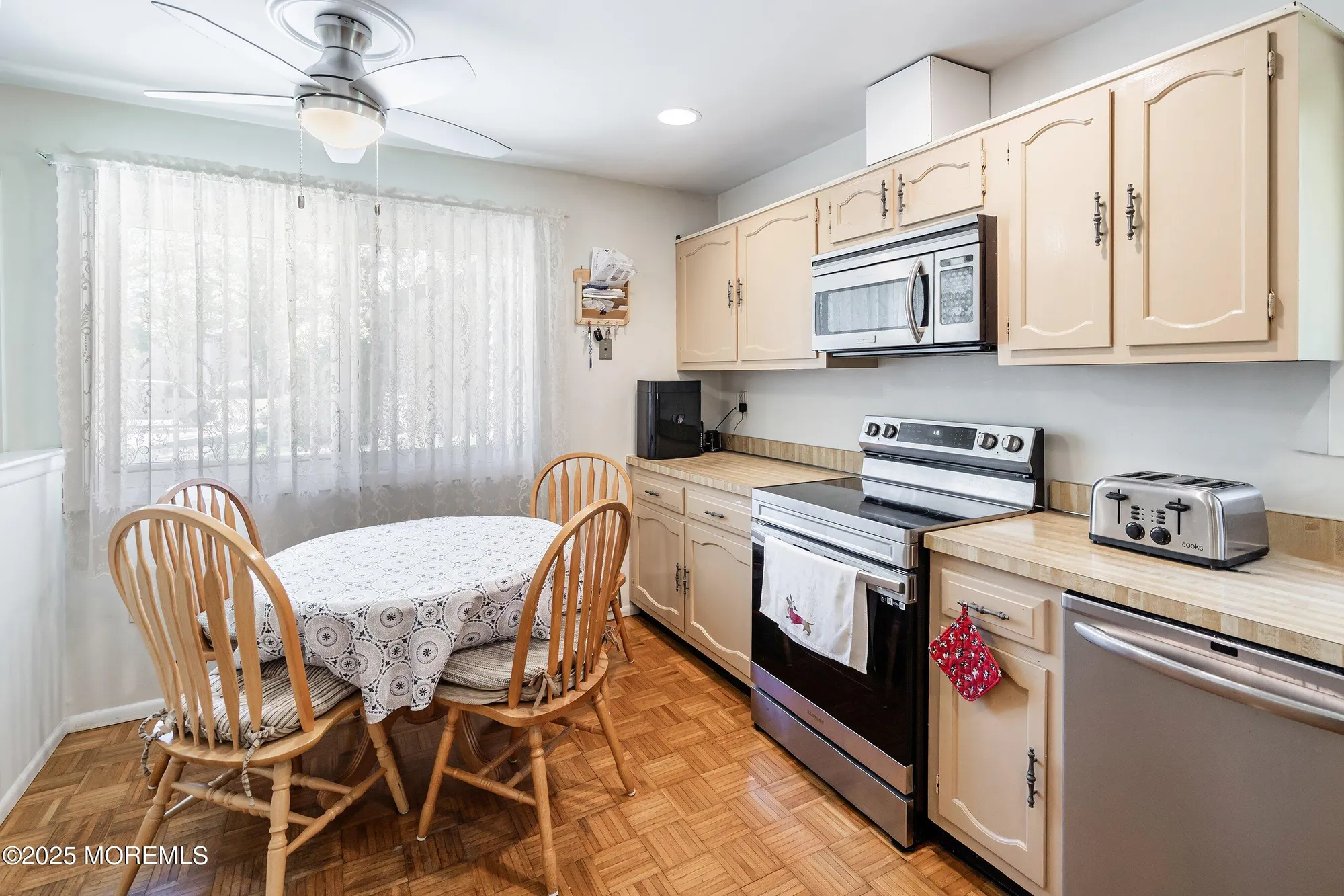 Property Slideshow image 6 of 23 | 230 medford ct c, Manalapan, NJ, 07726