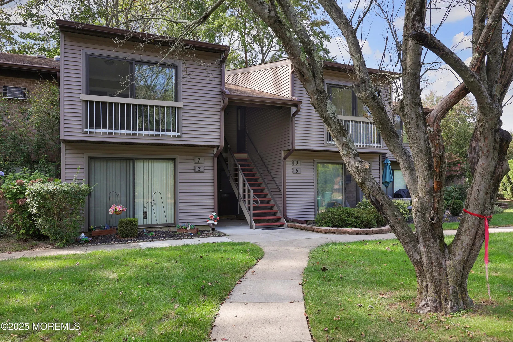 Property Slideshow image 1 of 49 | 7 lexington ct, Red Bank, NJ, 07701