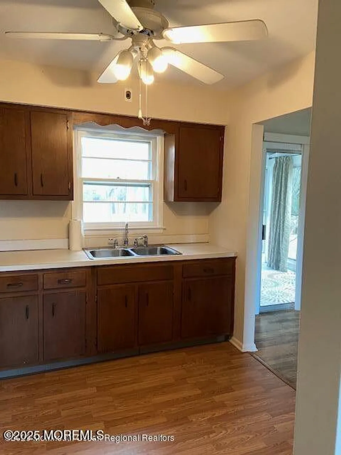 Property Slideshow image 5 of 8 | 937 edgebrook dr, Toms River, NJ, 08757