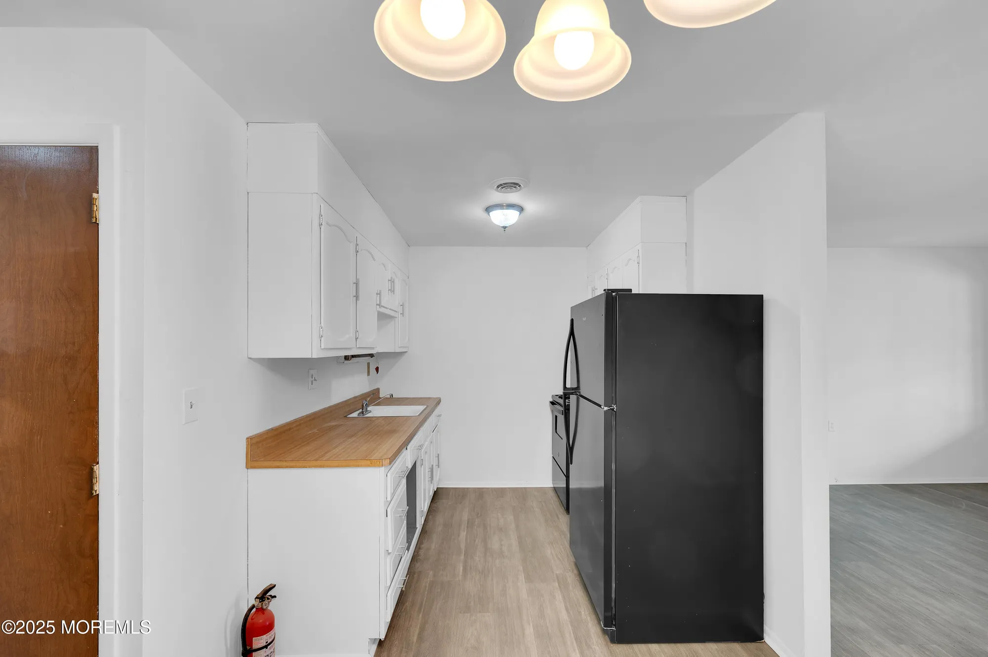 Property Slideshow image 7 of 21 | 20 yorkshire ct e, Manchester, NJ, 08759