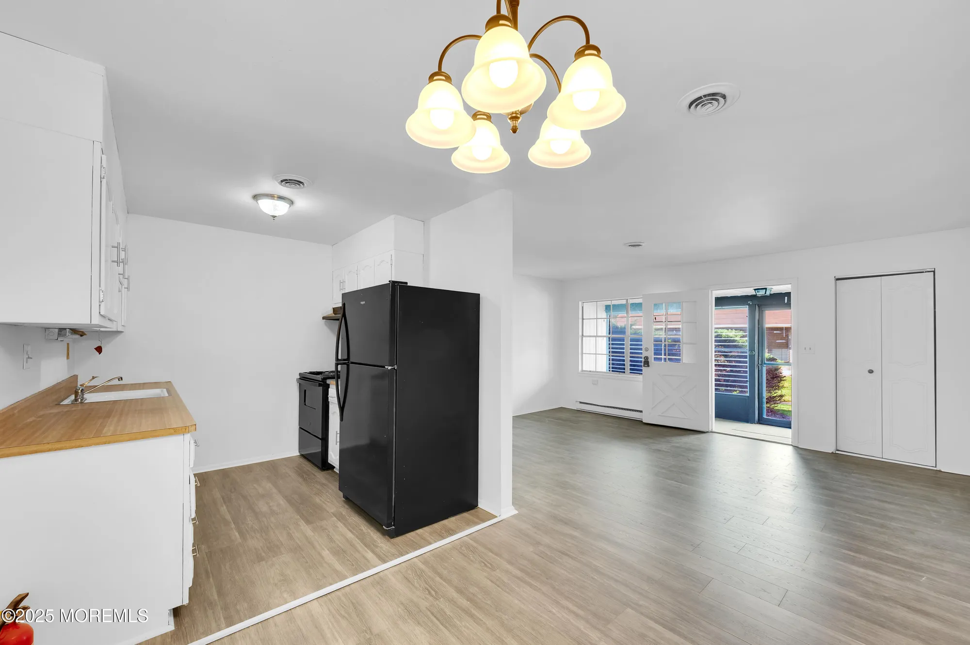 Property Slideshow image 6 of 21 | 20 yorkshire ct e, Manchester, NJ, 08759