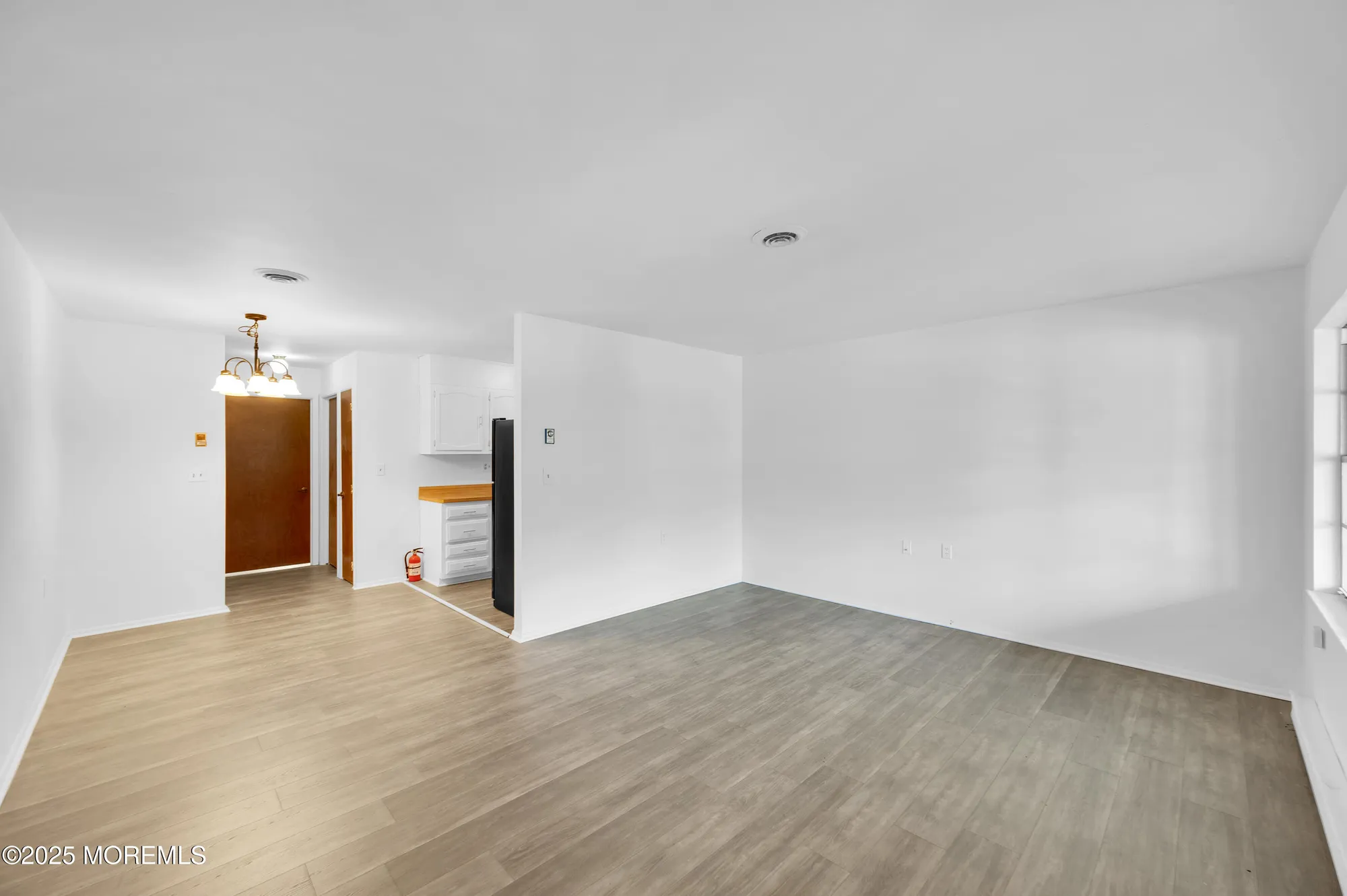 Property Slideshow image 12 of 21 | 20 yorkshire ct e, Manchester, NJ, 08759