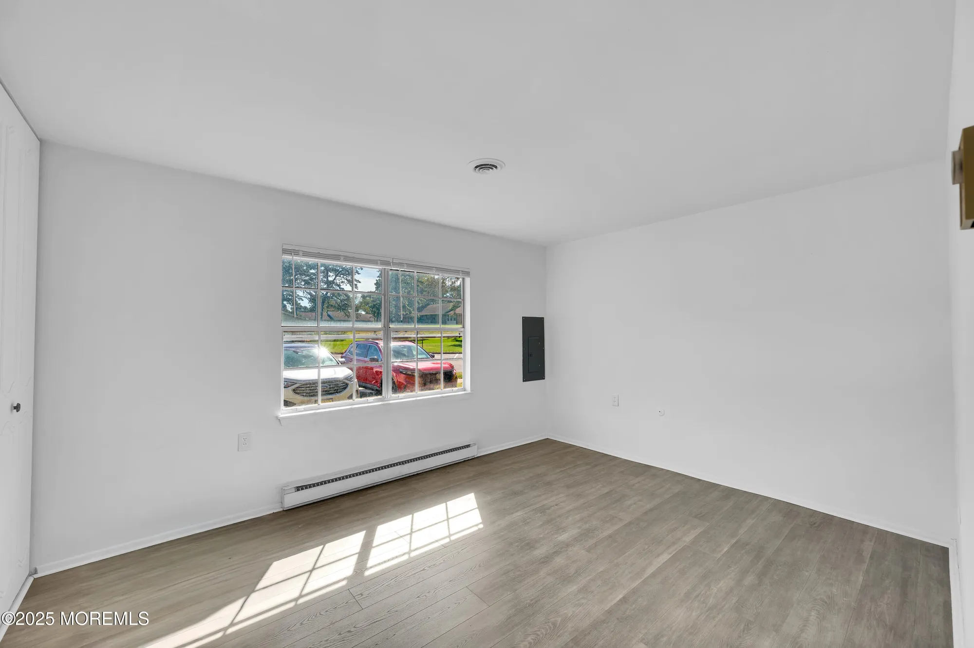 Property Slideshow image 14 of 21 | 20 yorkshire ct e, Manchester, NJ, 08759