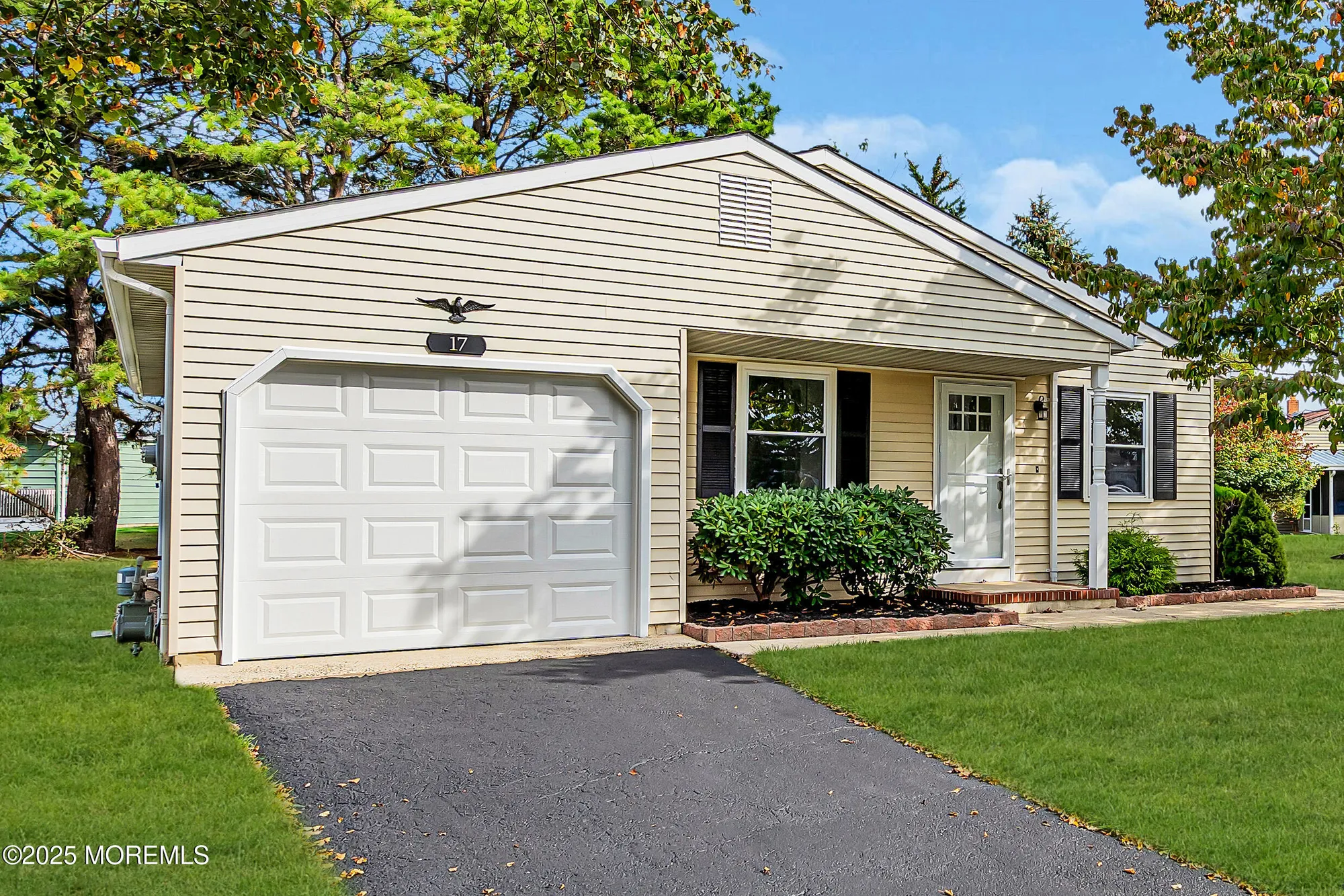 Property Slideshow image 2 of 29 | 17 leighton ct, Berkeley, NJ, 08757