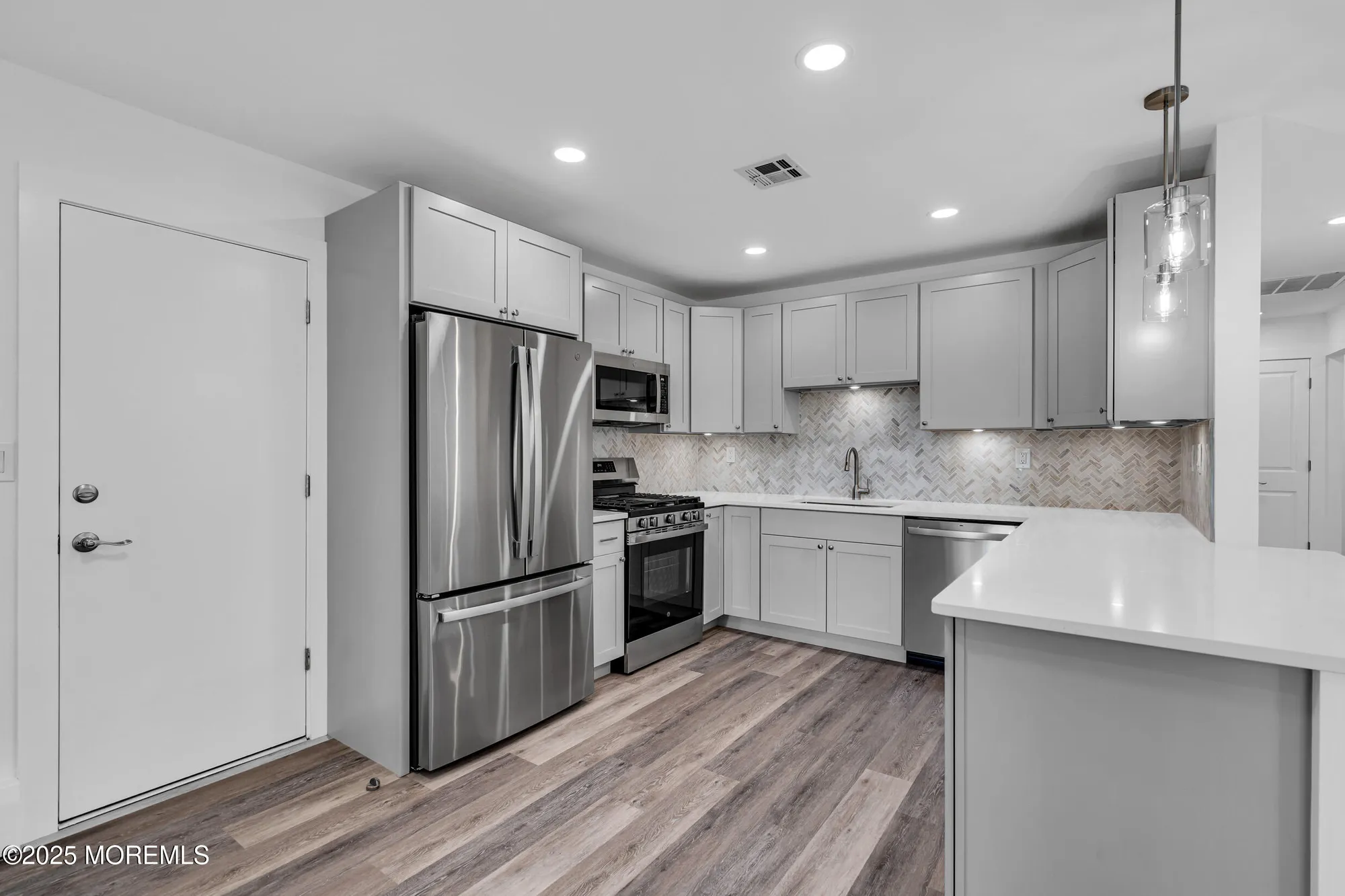 Property Slideshow image 11 of 29 | 17 leighton ct, Berkeley, NJ, 08757