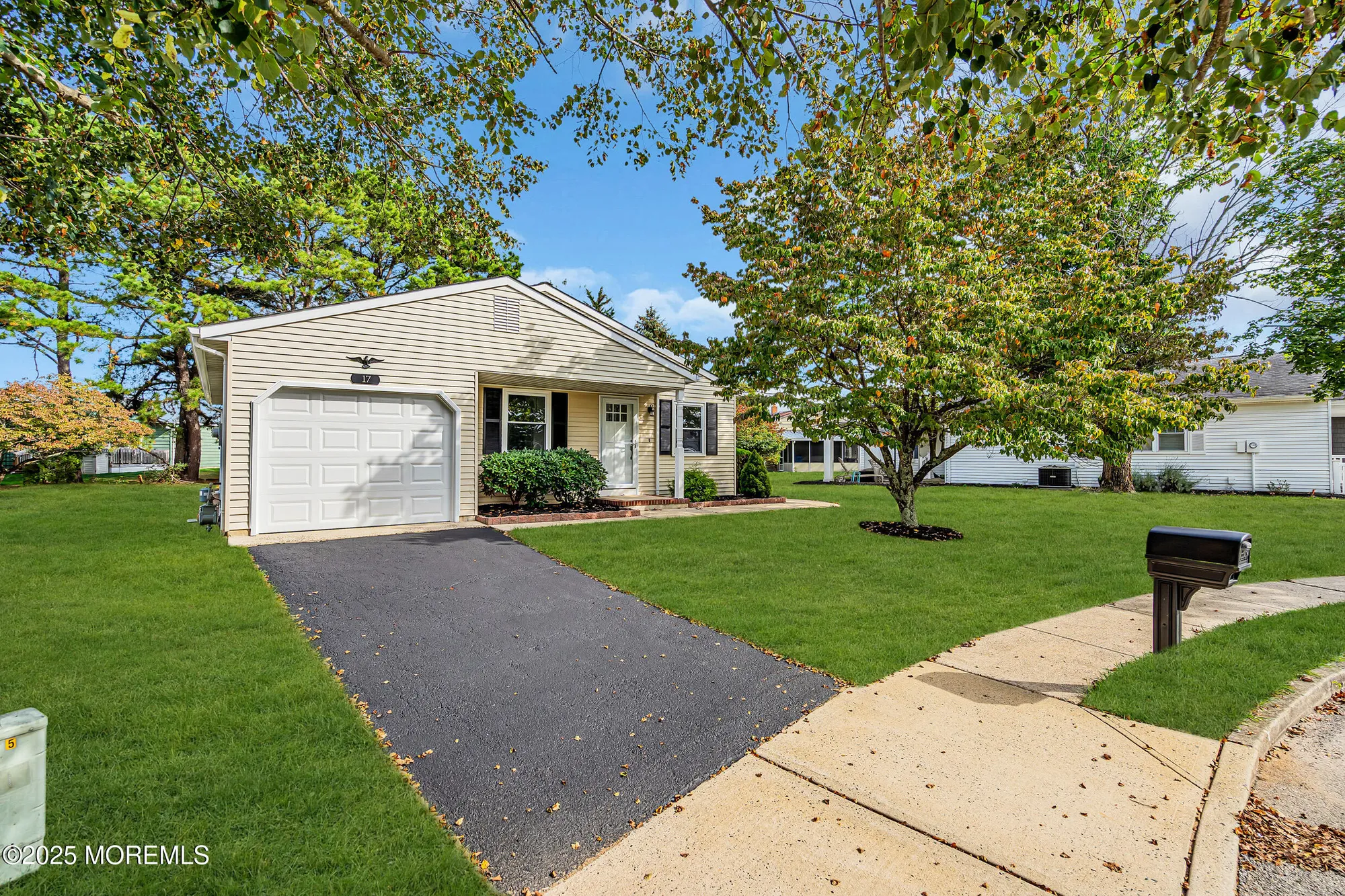 Property Slideshow image 6 of 29 | 17 leighton ct, Berkeley, NJ, 08757