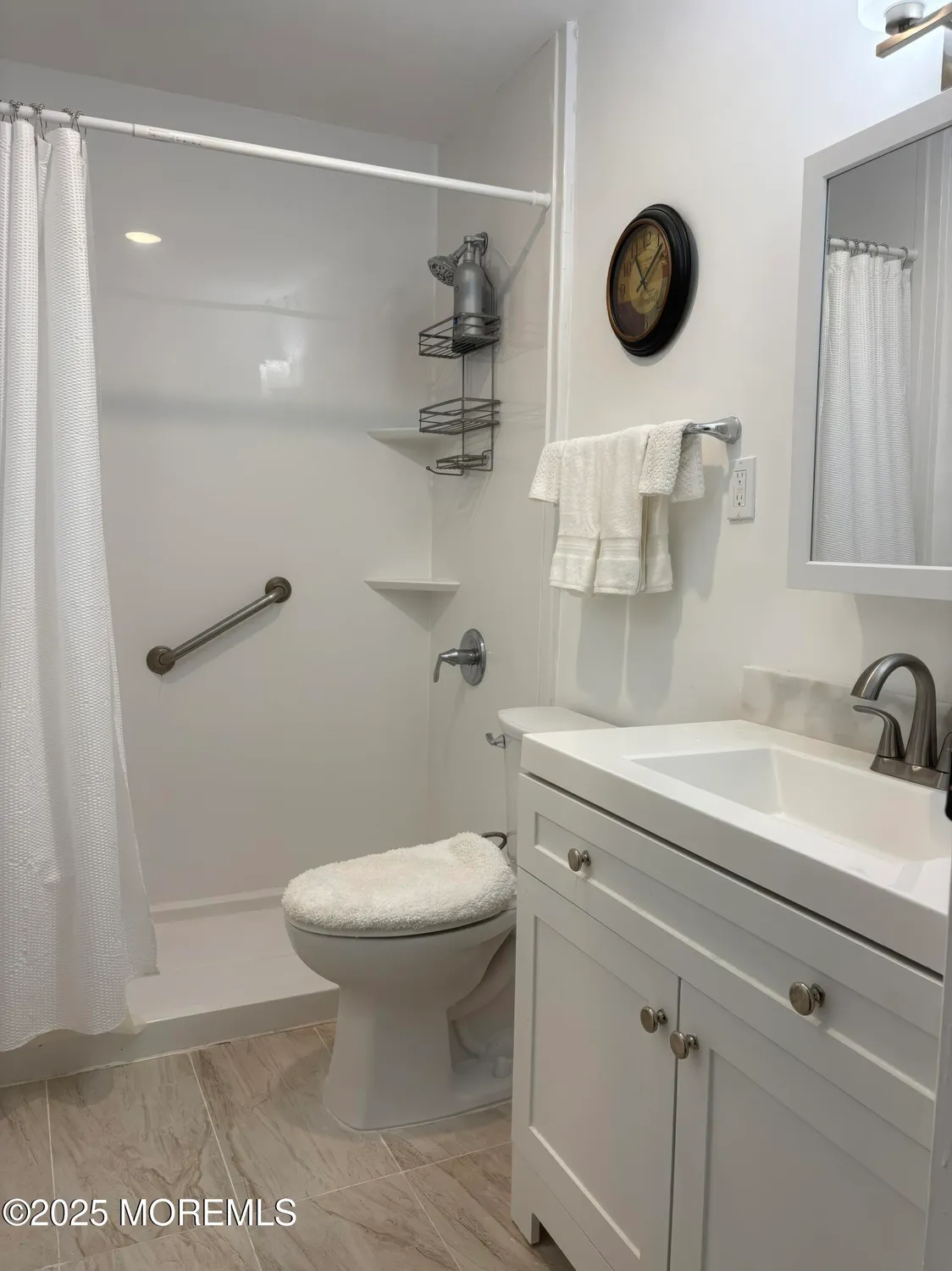 Property Slideshow image 19 of 38 | 434e portsmouth dr, Lakewood, NJ, 08701