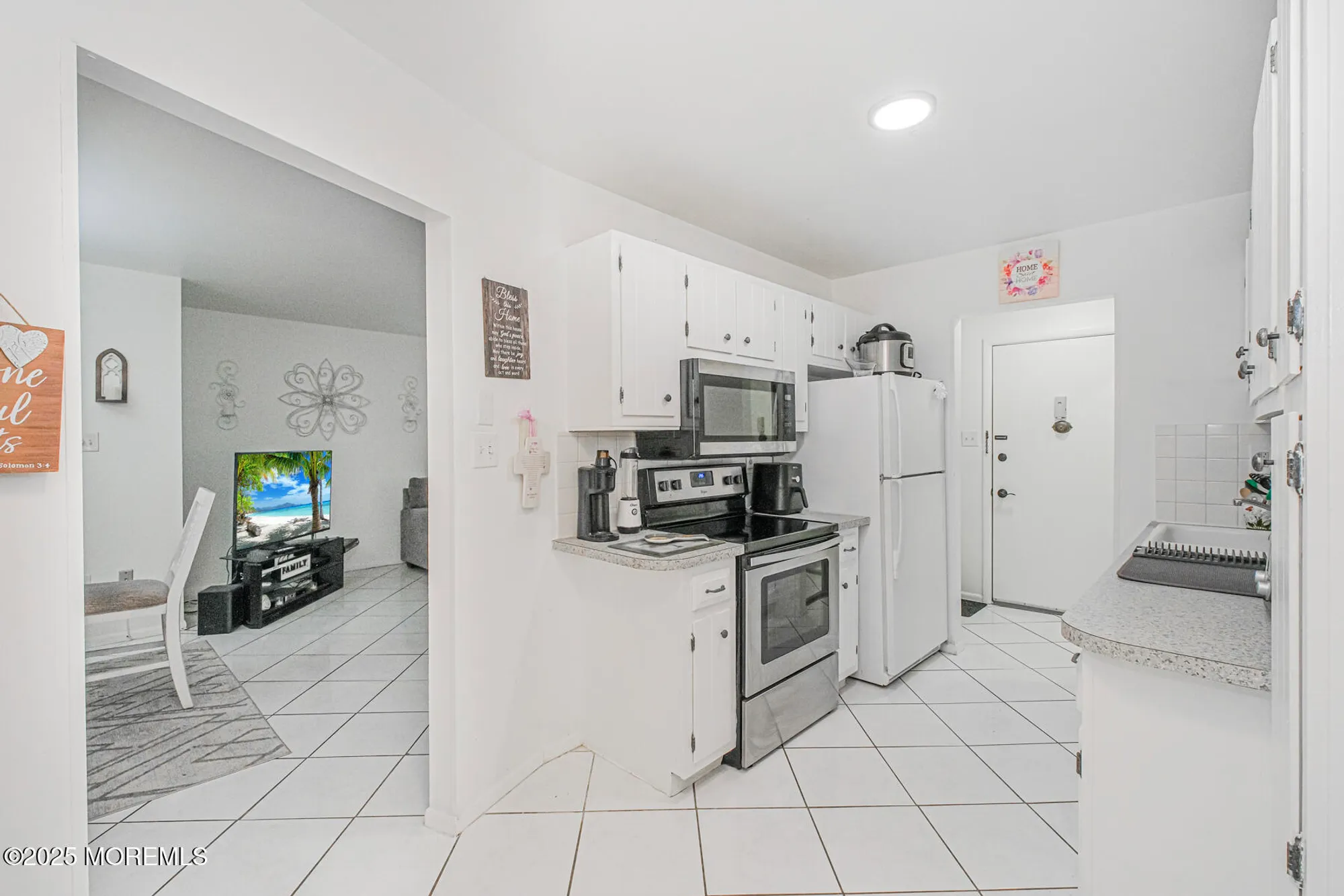 Property Slideshow image 5 of 24 | 75 overlook way k, Manalapan, NJ, 07726