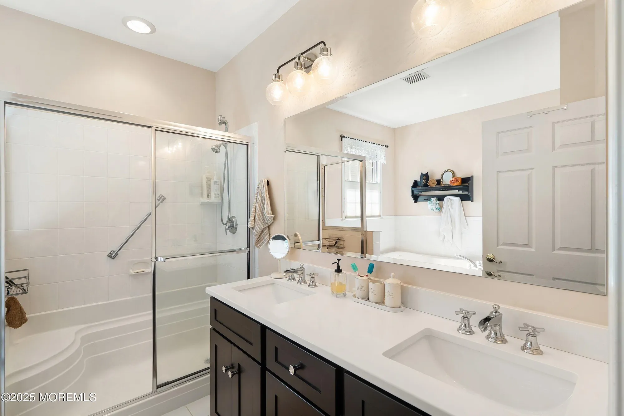 Property Slideshow image 19 of 73 | 4 magnolia ct, Asbury Park, NJ, 07712