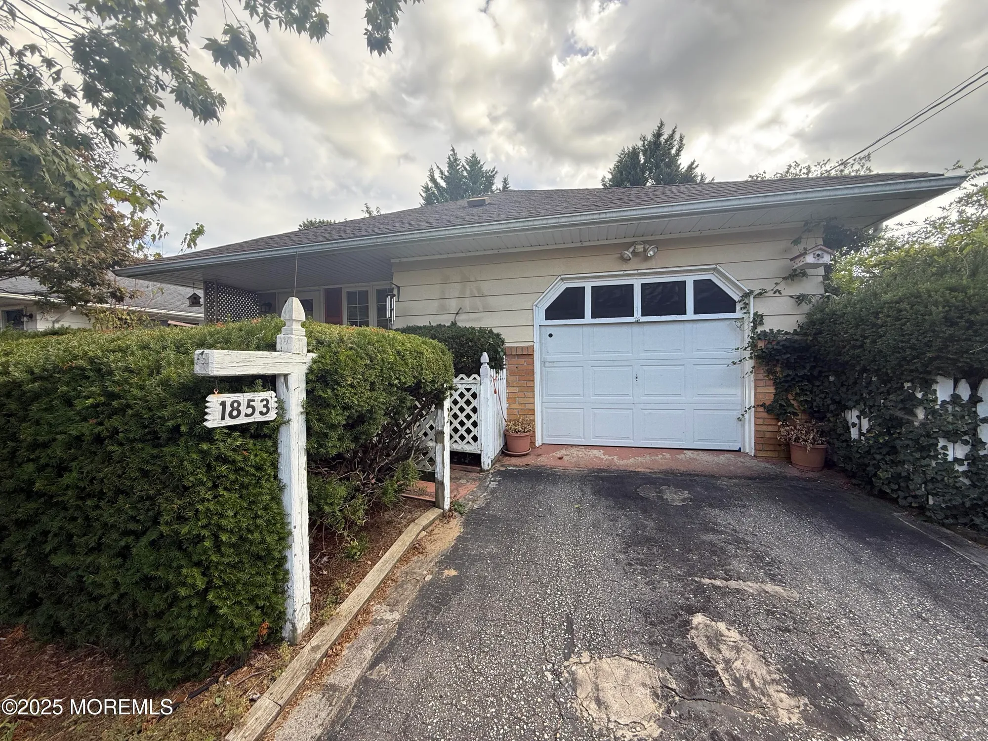 Property Slideshow image 1 of 19 | 1853 yorktowne blvd, Toms River, NJ, 08753