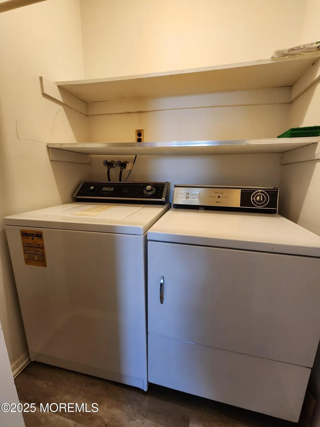 Property Slideshow image 12 of 18 | 16 hudson pkwy, Whiting, NJ, 08759