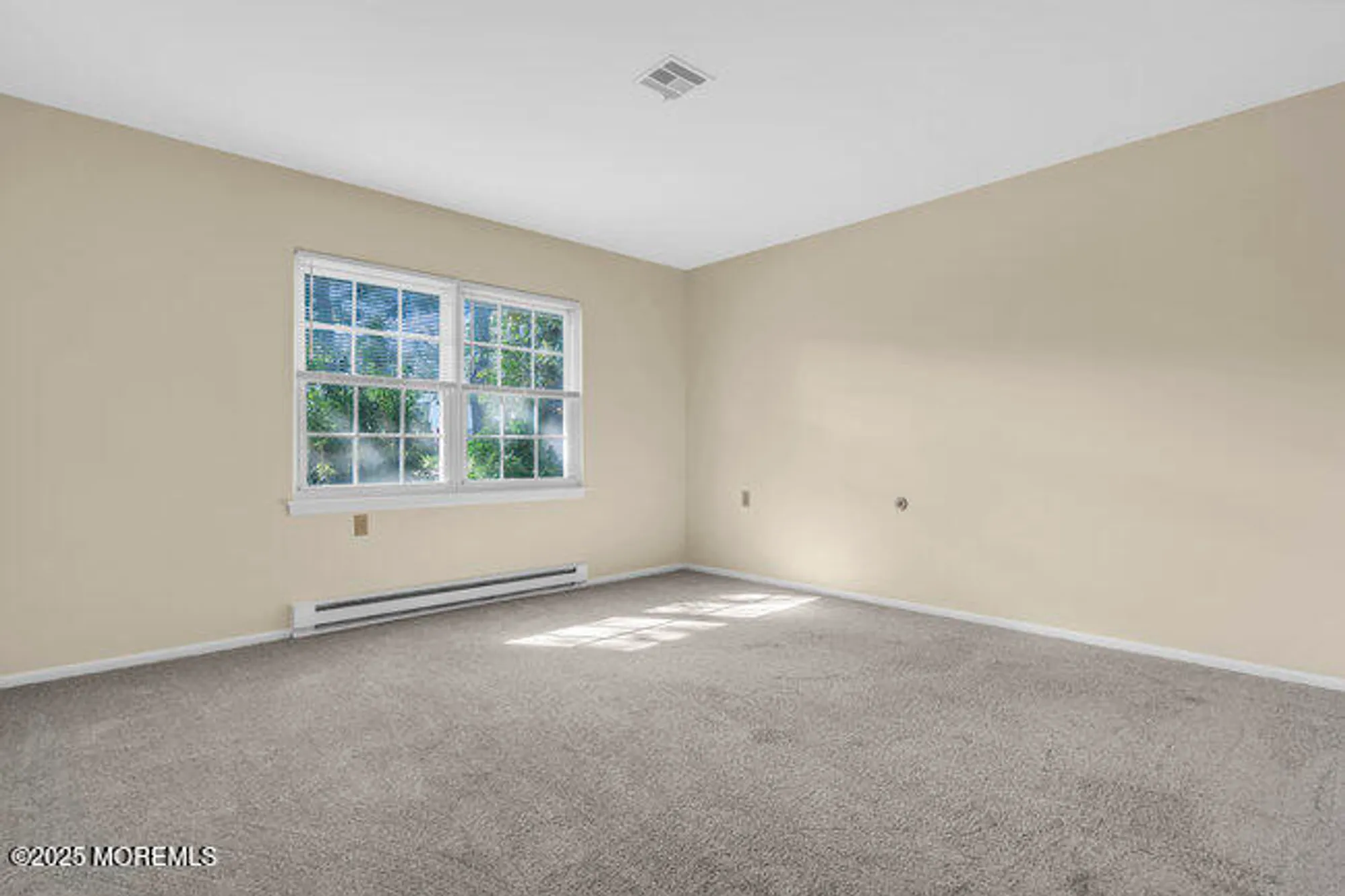 Property Slideshow image 12 of 22 | 931 thornhill ct c, Lakewood, NJ, 08701