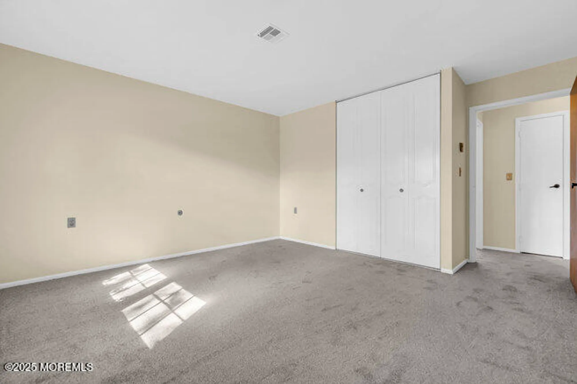 Property Slideshow image 13 of 22 | 931 thornhill ct c, Lakewood, NJ, 08701