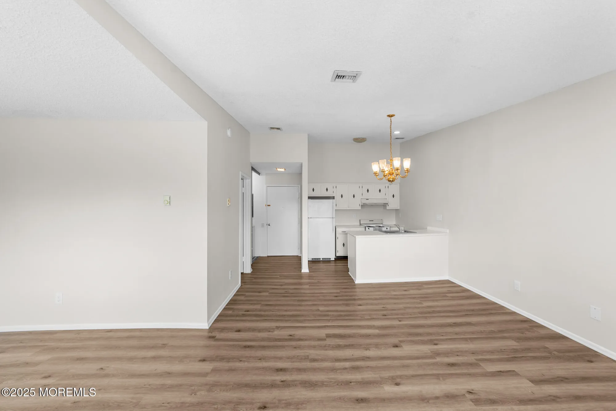 Property Slideshow image 10 of 25 | 278 crosse dr apt 3g, Monroe, NJ, 08831