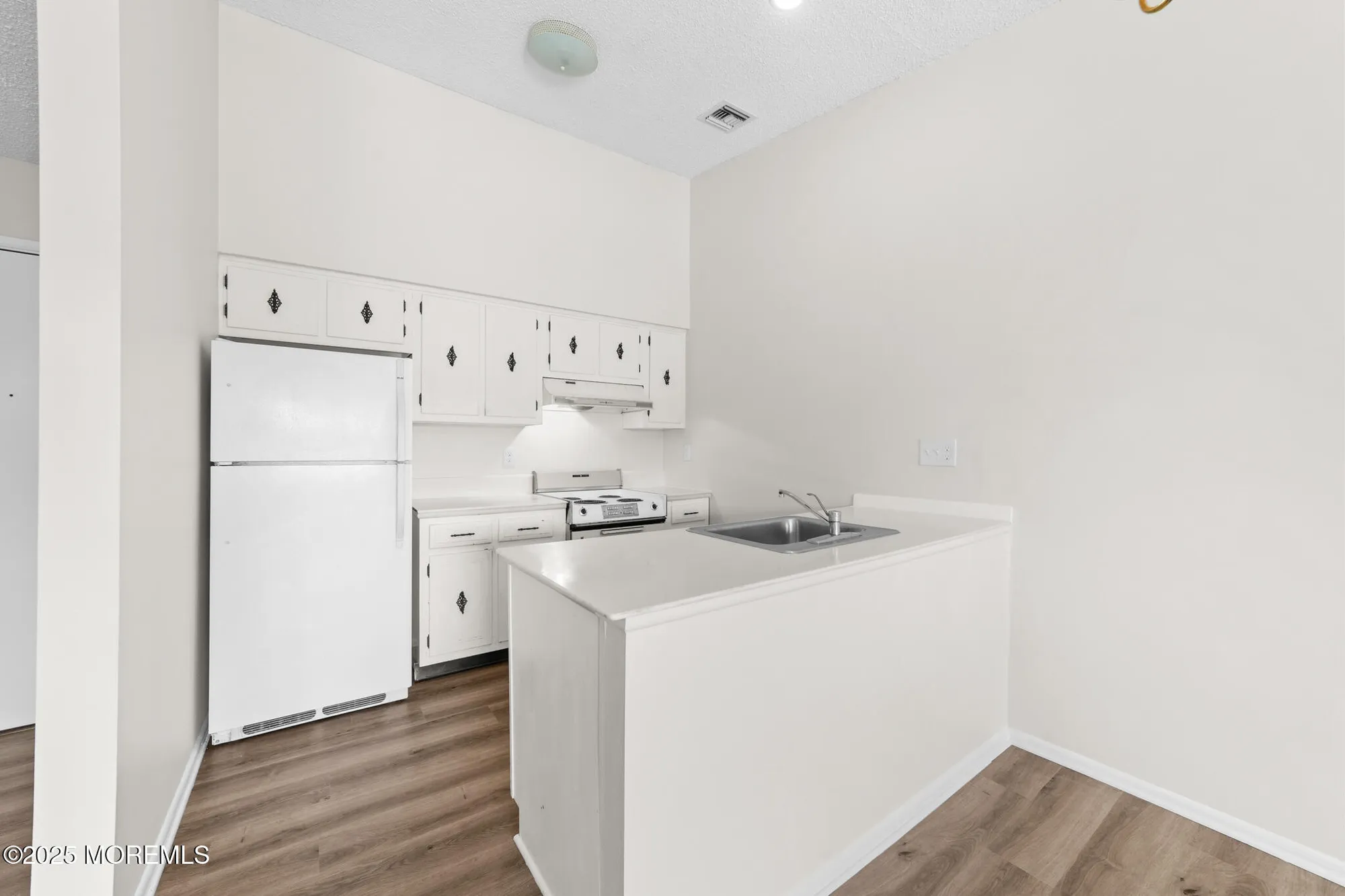 Property Slideshow image 11 of 25 | 278 crosse dr apt 3g, Monroe, NJ, 08831