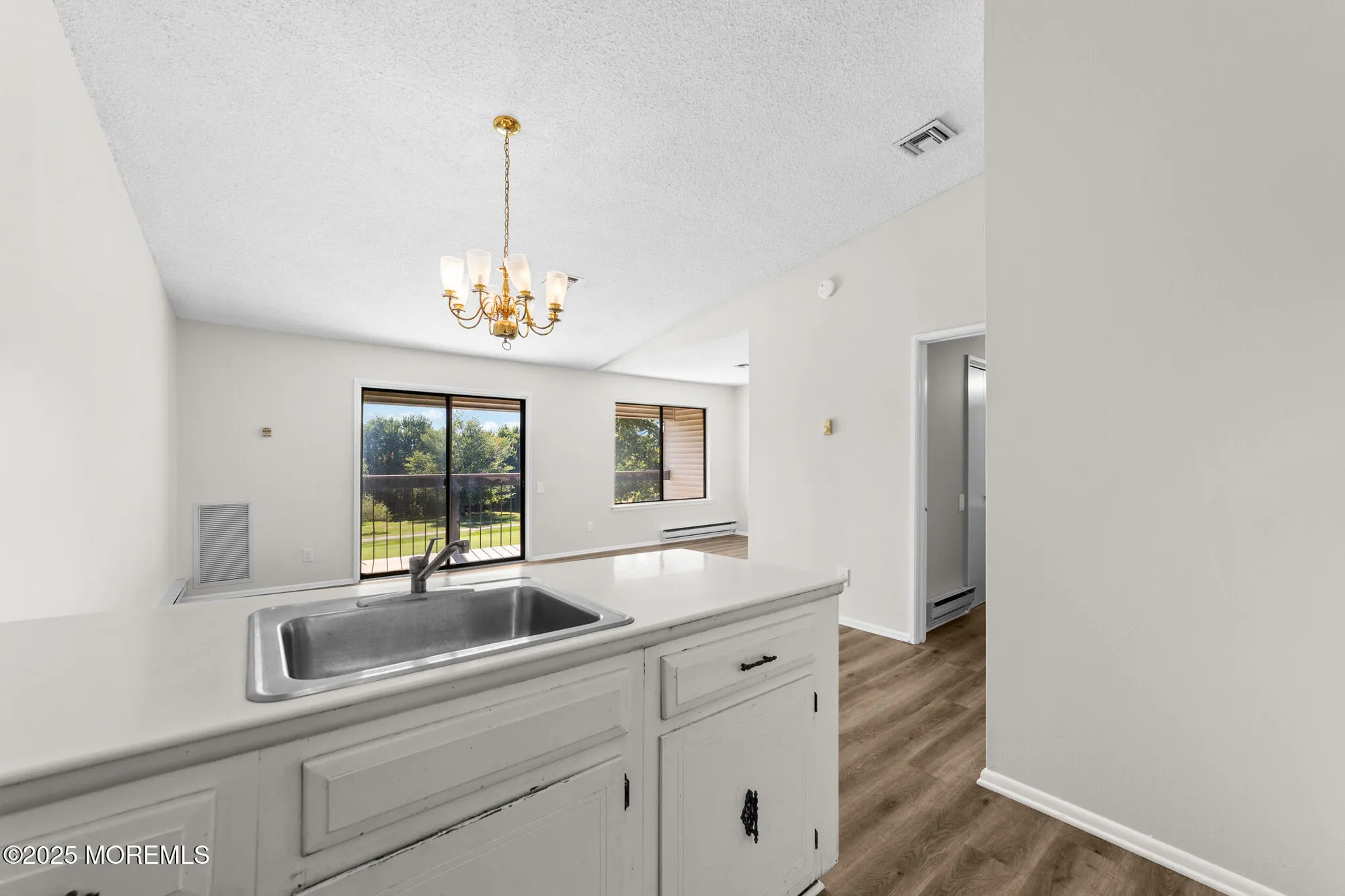Property Slideshow image 13 of 25 | 278 crosse dr apt 3g, Monroe, NJ, 08831